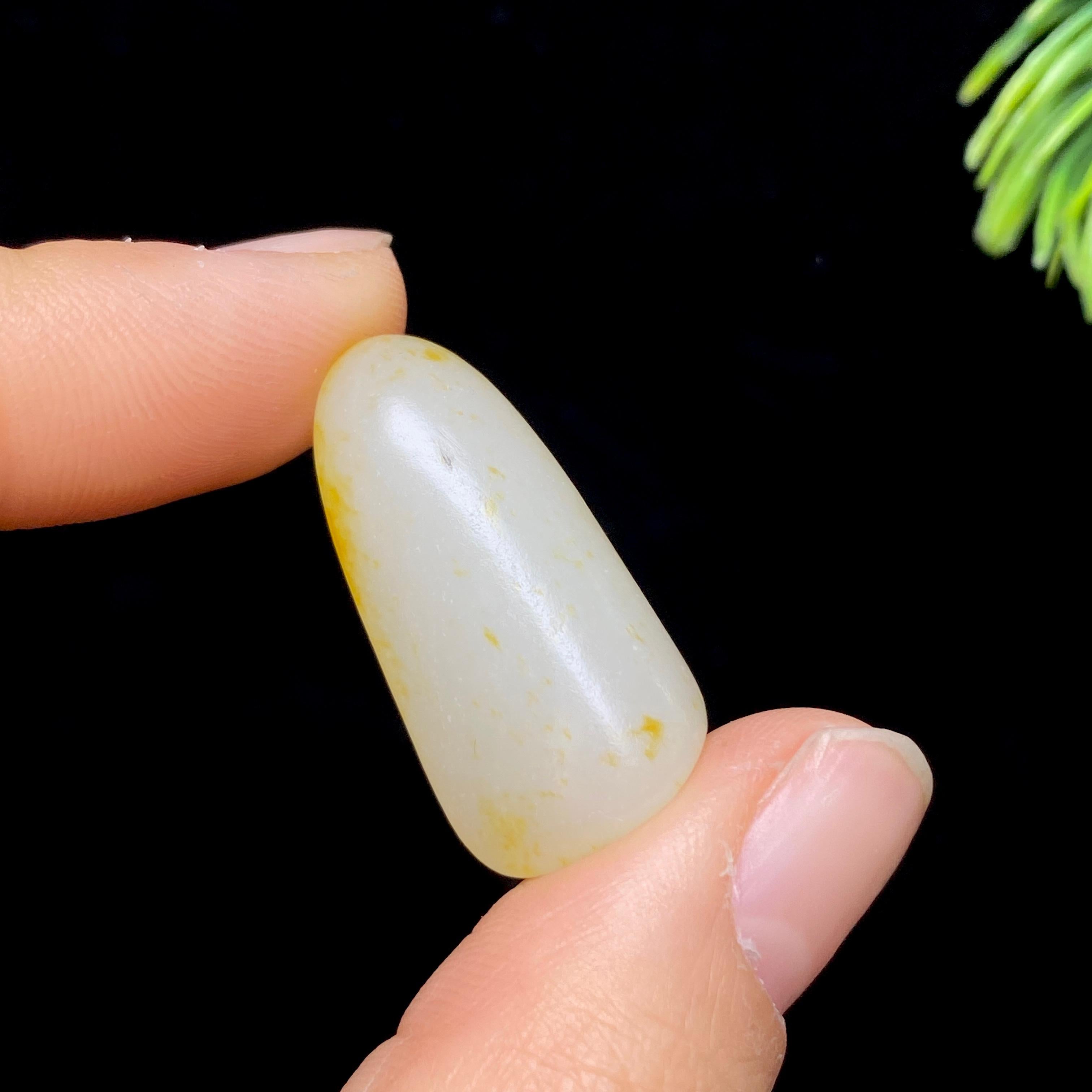 【超值推荐】和田玉洒金皮籽料（5.8g）