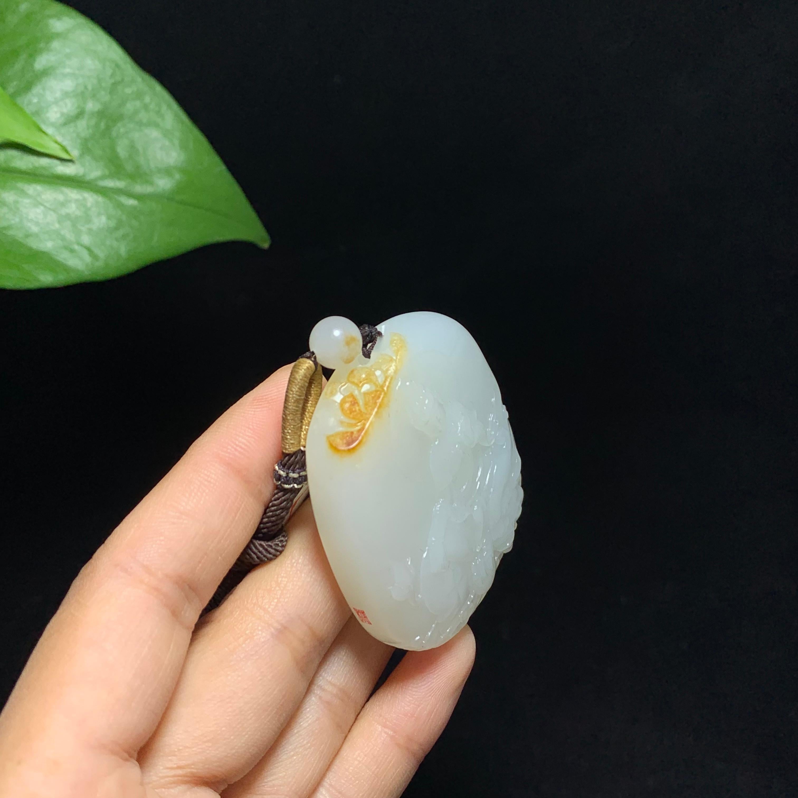 珍藏品和田籽料洒金皮白玉文殊菩萨挂件（51.0g）