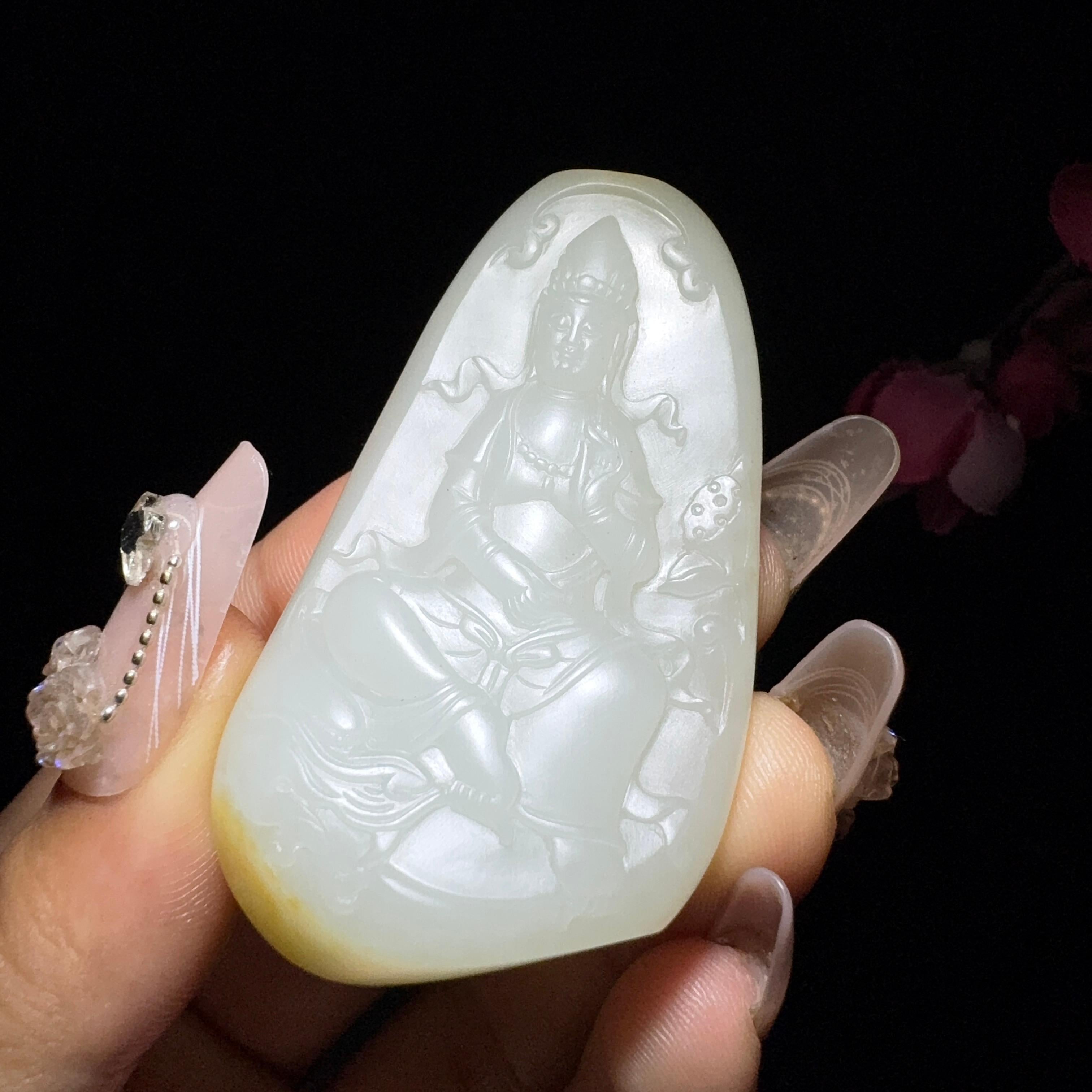 和田玉籽料莲花观音（39.1g）