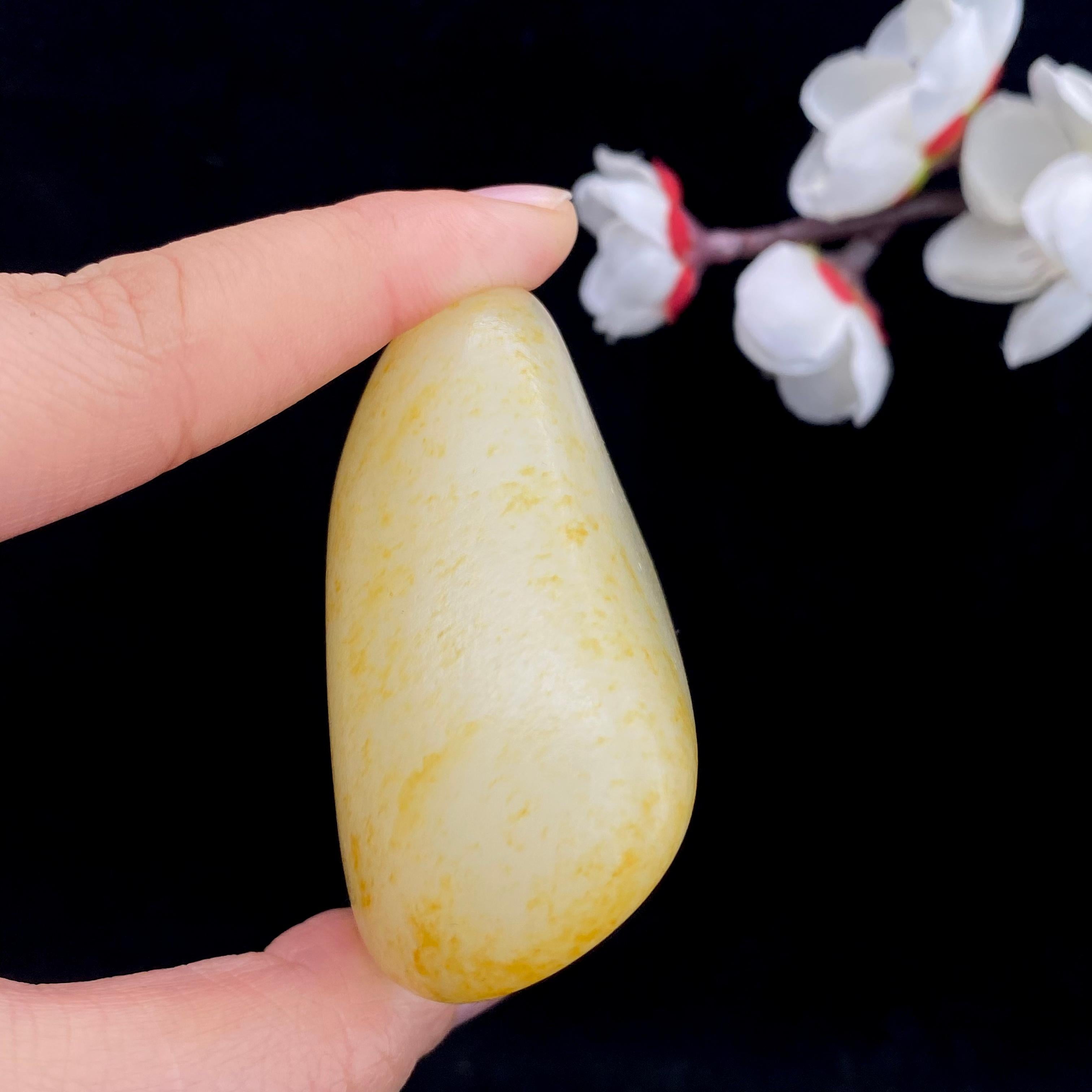 和田玉洒金皮籽料手把件（134g）