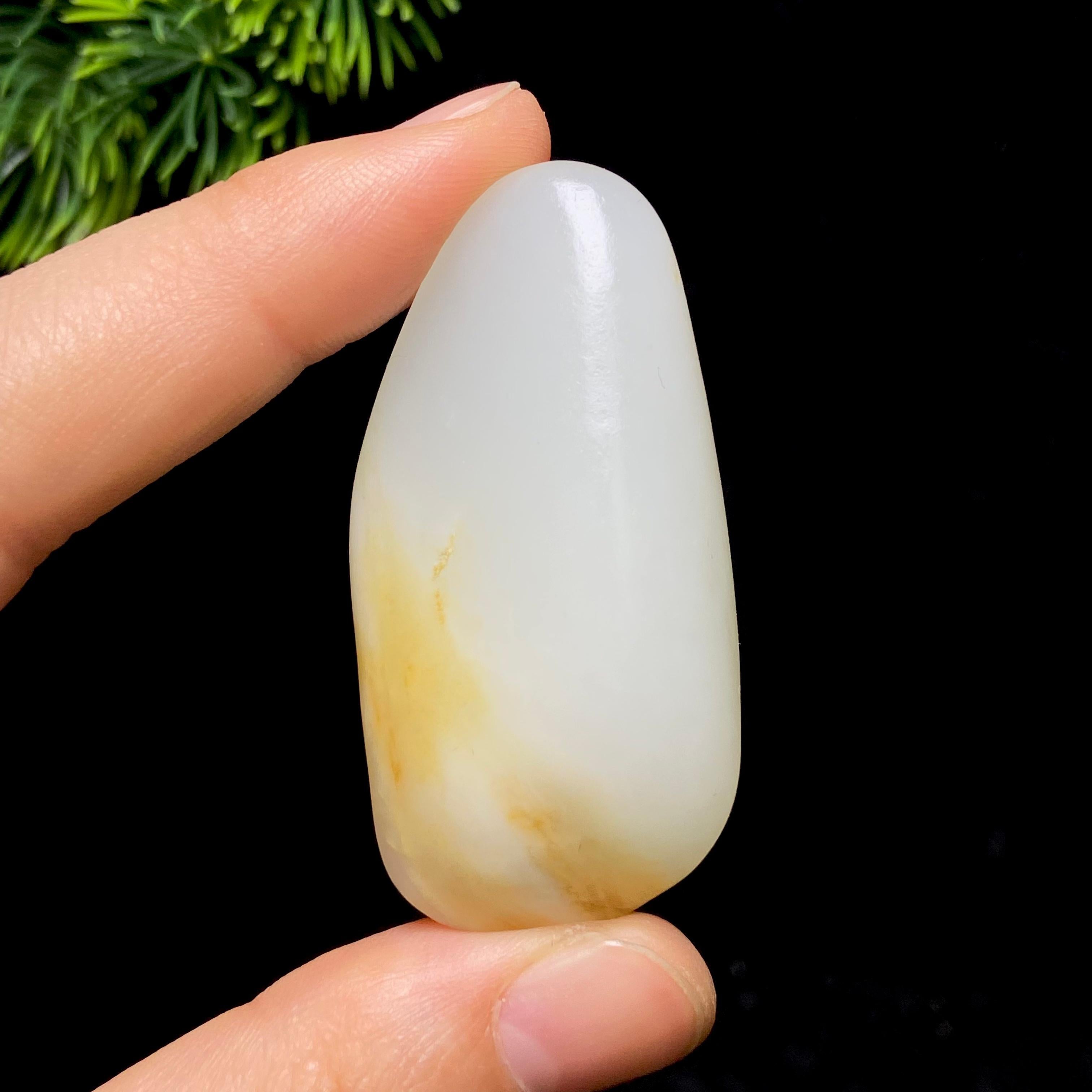 和田玉黄沁皮籽料（30.1g）