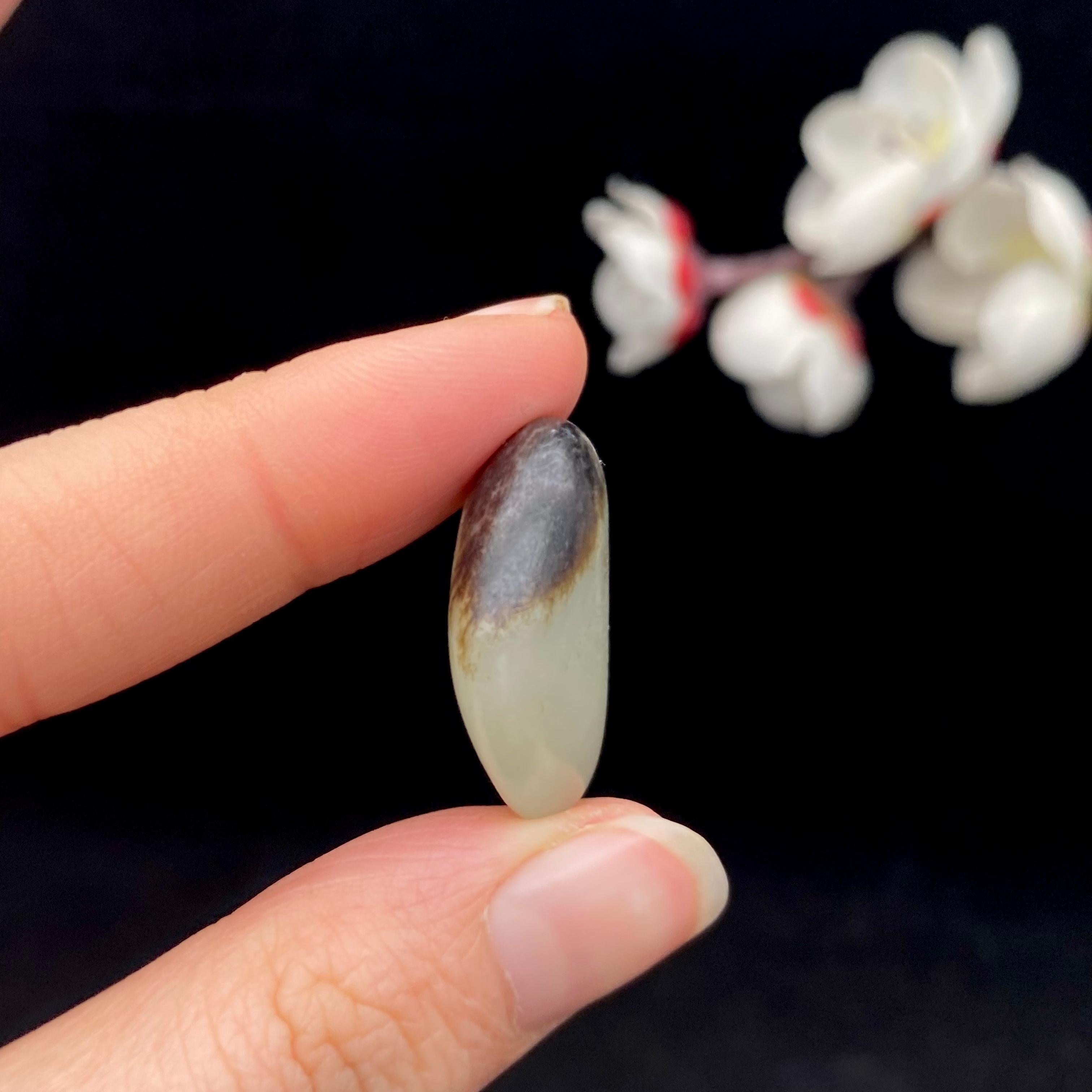 和田玉聚黑皮籽料吊坠籽（7.4g）