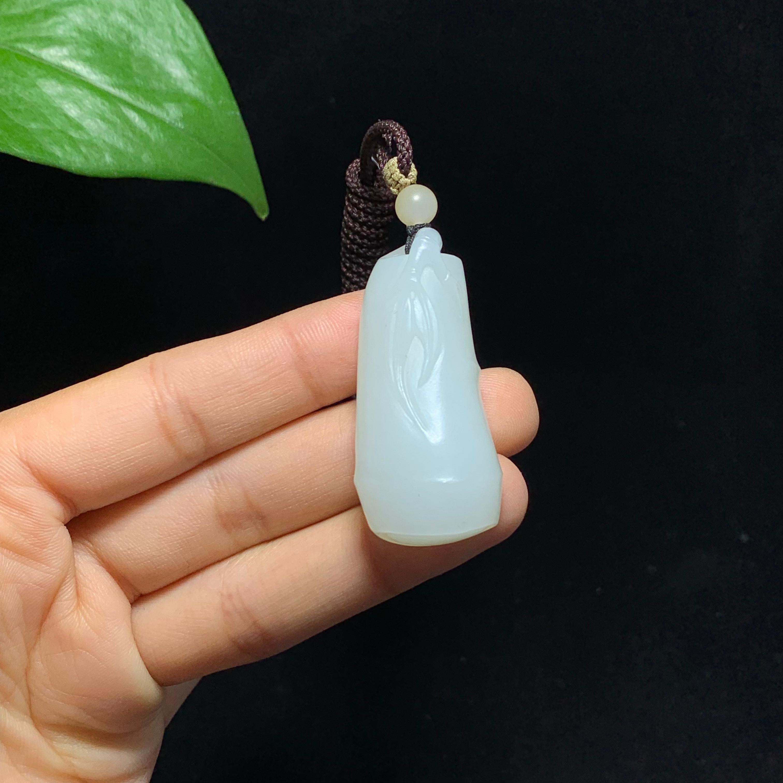 高品质和田山料羊脂白玉节节挂件（20.6g）