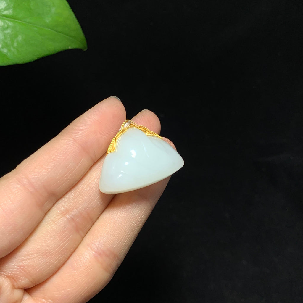高品质18k金镶羊脂白玉日照金山挂件（11.0g）