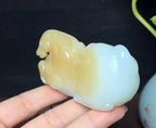 新疆和田玉且末糖羊脂玉生肖马马到成功手把件（178.5g）