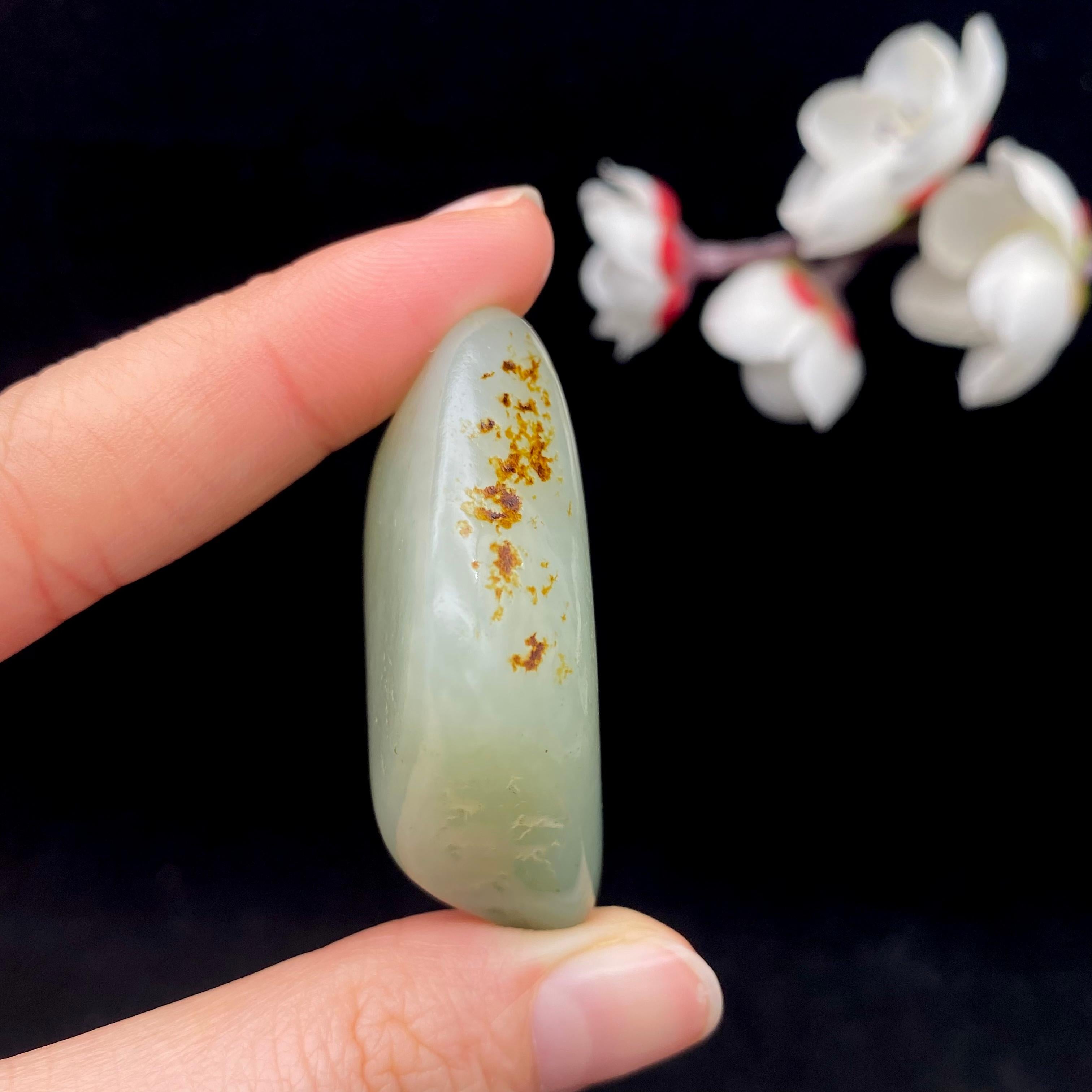 和田玉洒金皮带翠籽料（37.1g）