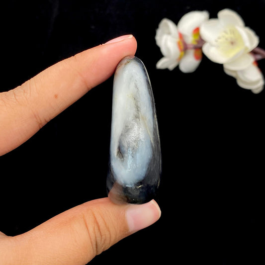 和田玉青花籽料原石（76.3g）