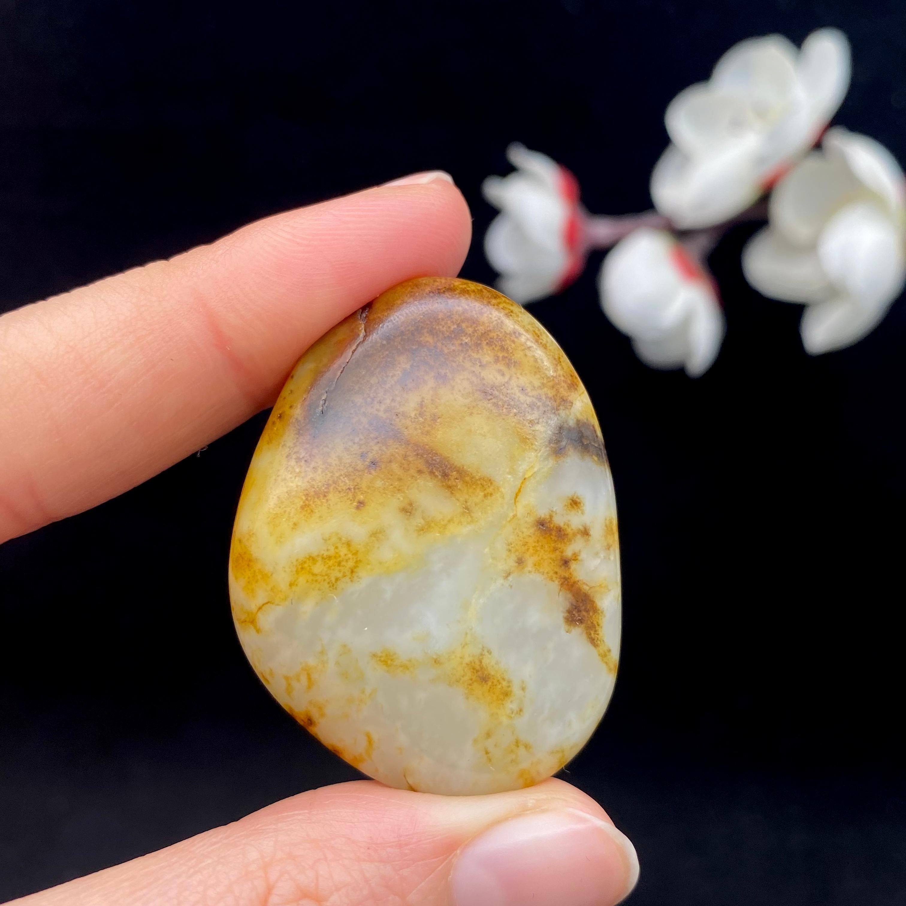 和田玉黄皮籽料挂件（28.2g）