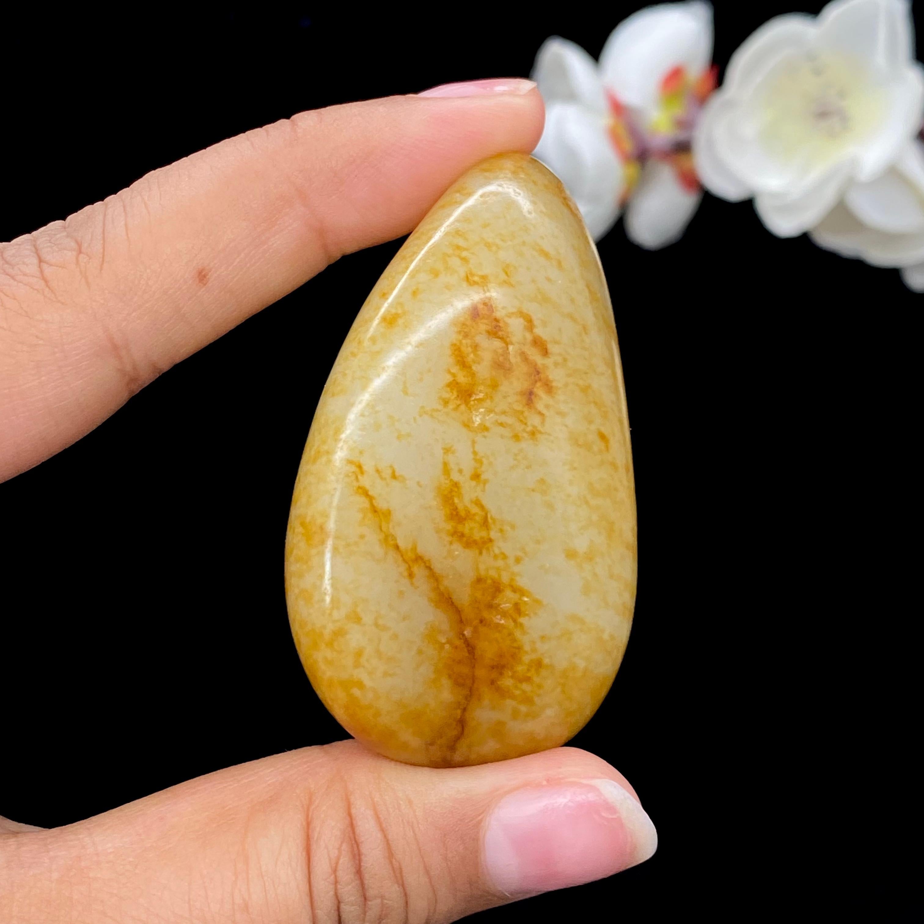 和田玉洒红皮籽料手把件（86.8g）