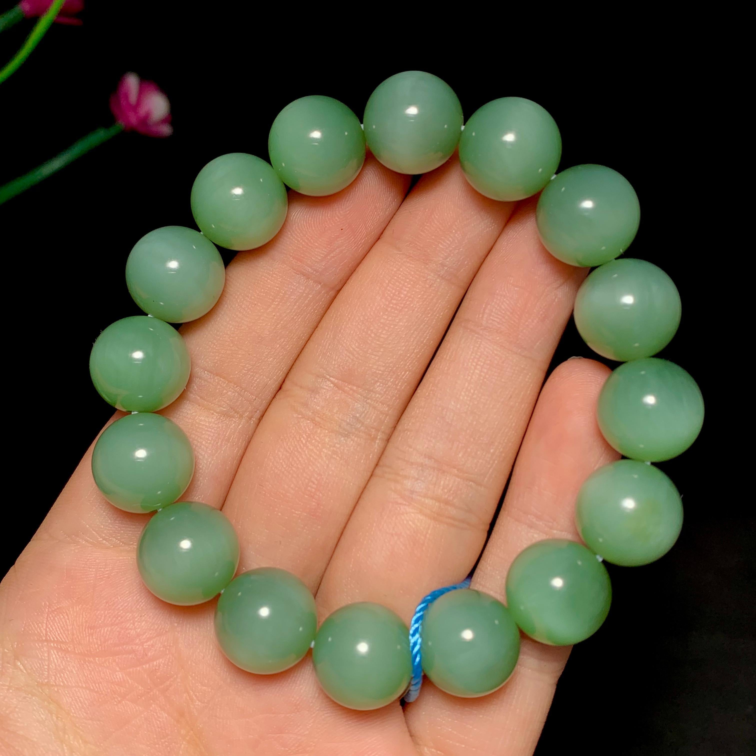 精品和田碧玉粉青猫眼手串（53.8g）