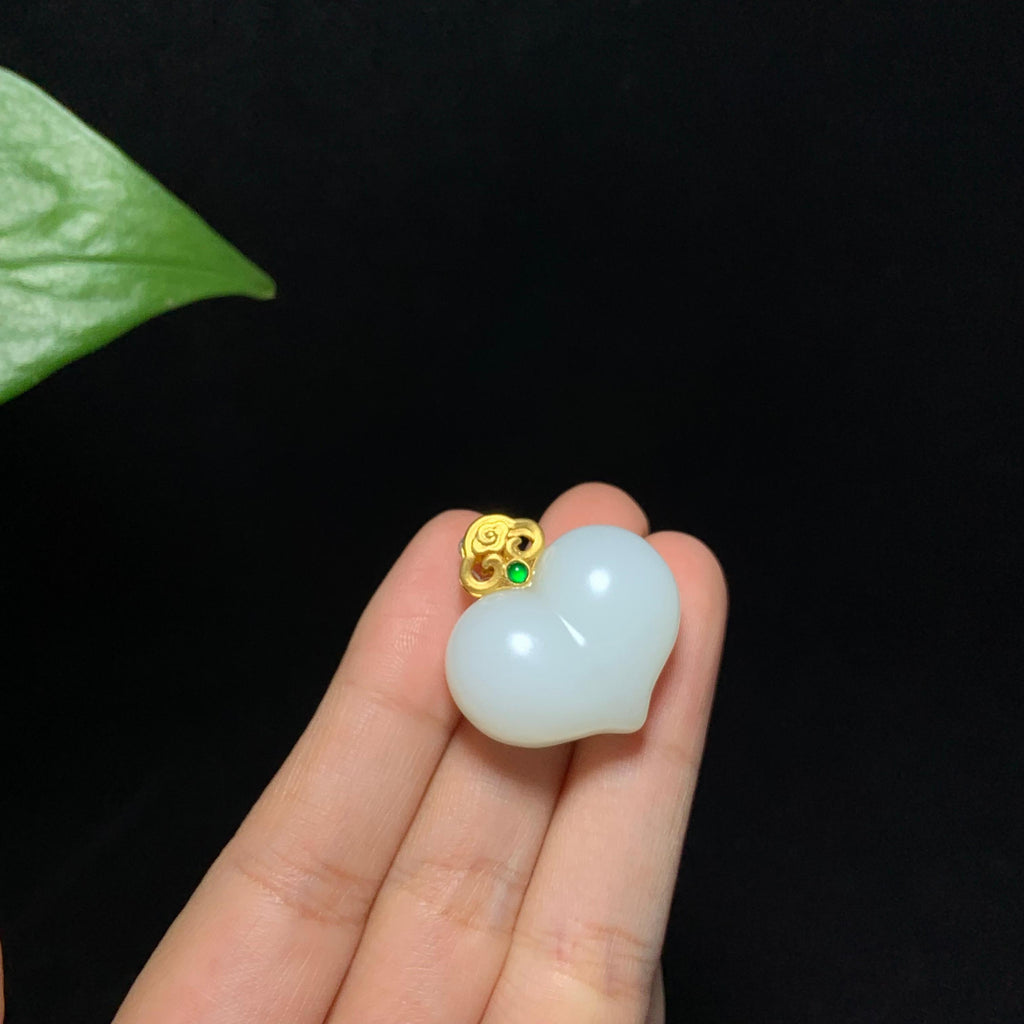 收藏级金镶玉羊脂白玉屁桃爱心挂件（12.5g）