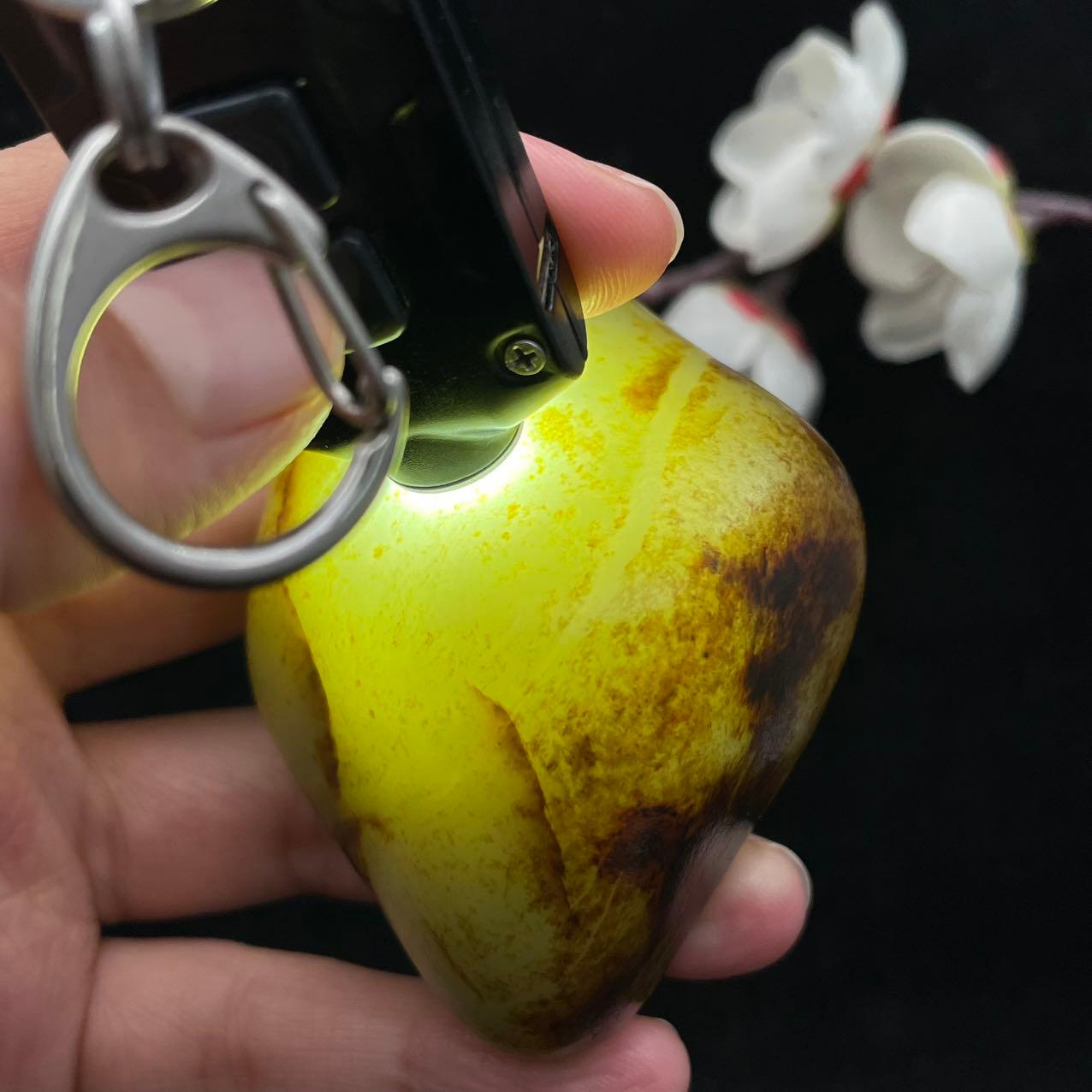 和田玉洒金皮籽料手把件（162.1g）