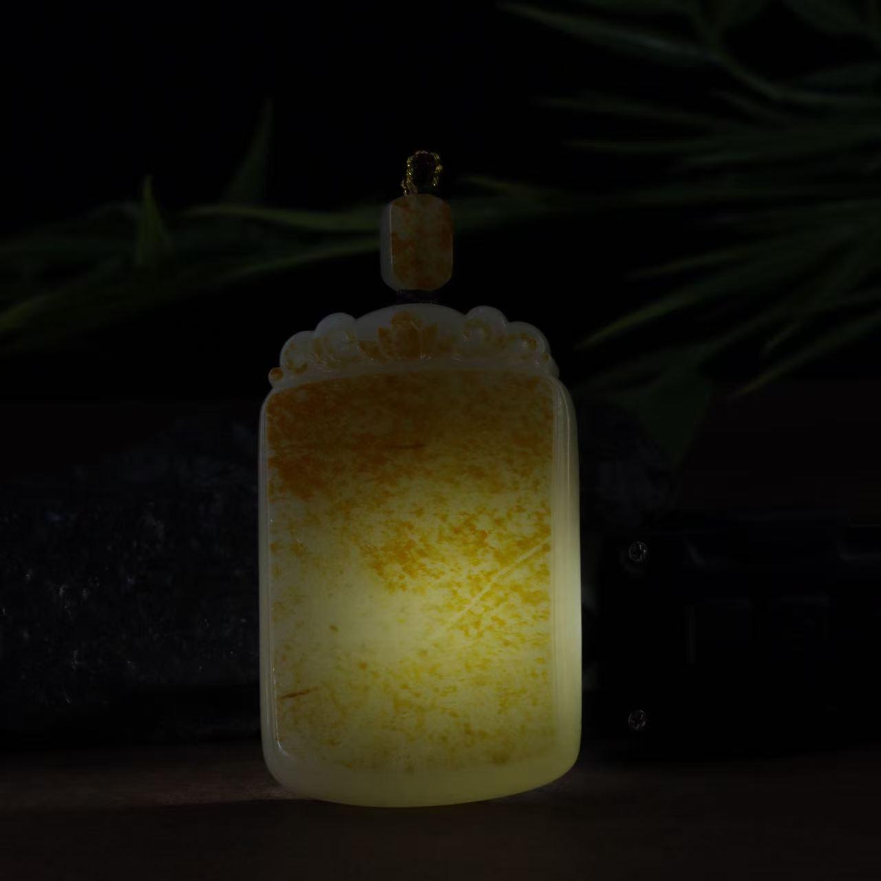 和田玉白玉洒金皮无事牌（73g）