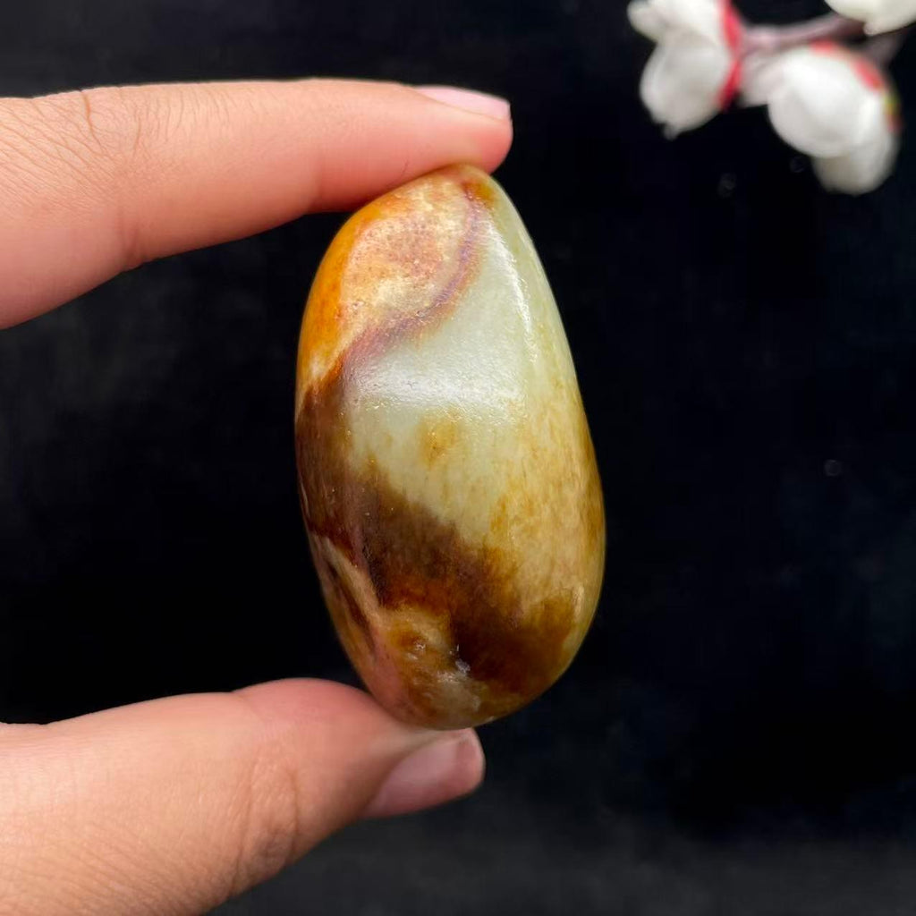 和田玉黄皮籽料（102.5g）