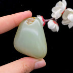 和田玉洒金皮籽料大挂件（52.3g）