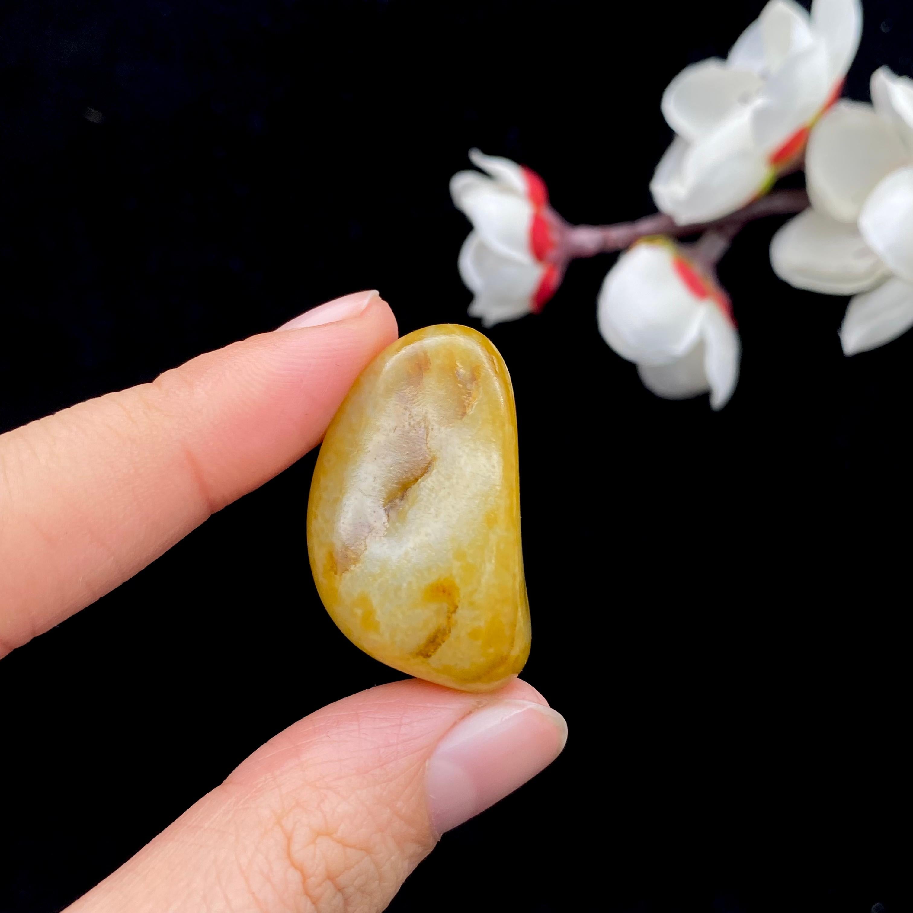 【超值推荐】和田玉黄皮籽料原石（14.3g）