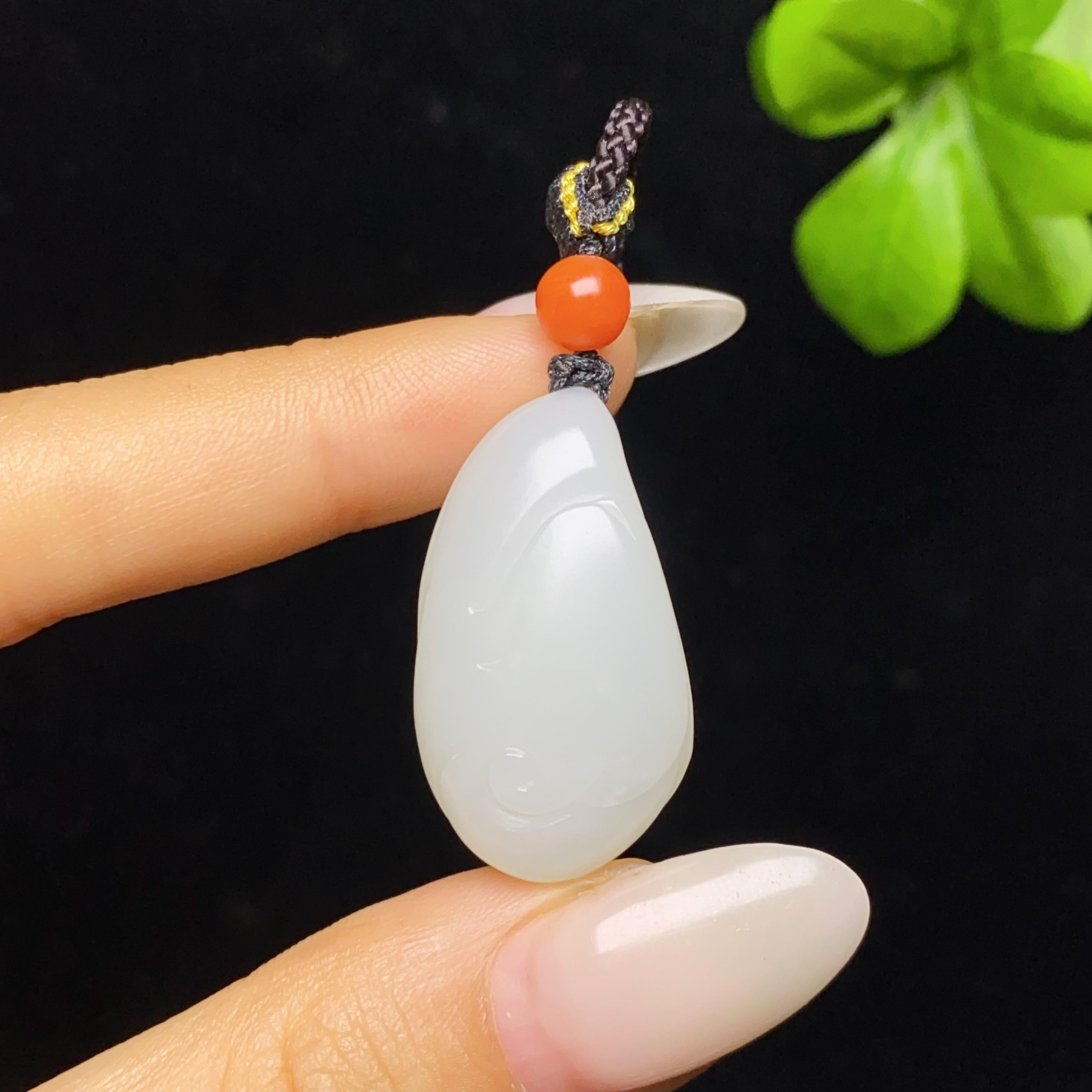 和田玉新疆且末米达料白玉观音（10.0g）