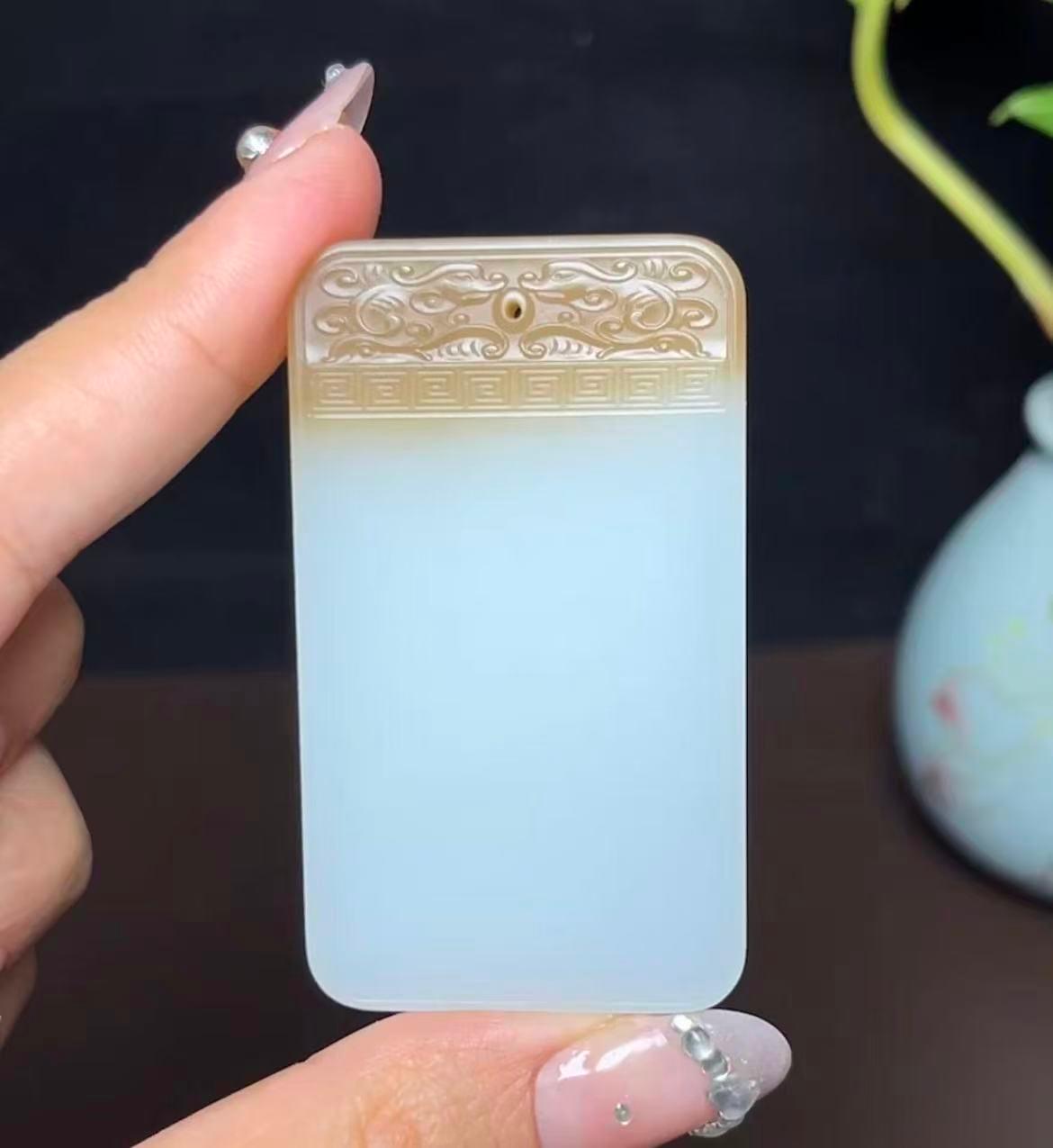 新疆和田玉且末糖白羊脂玉双龙护主平安无事牌（41.7g）