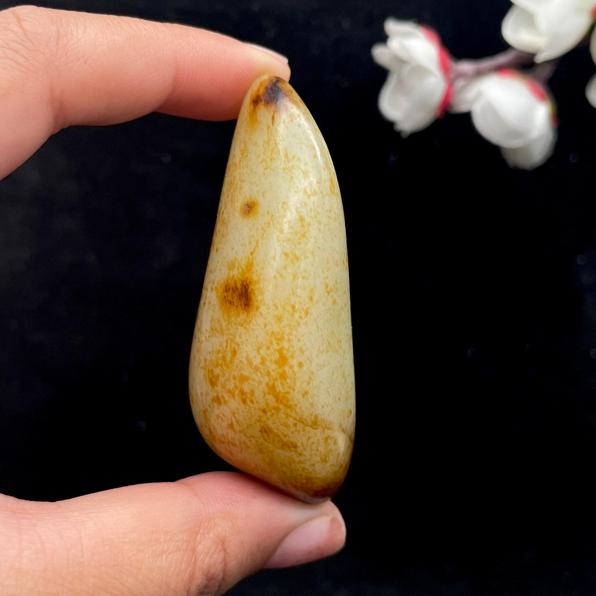和田玉洒金皮籽料大挂件（52.3g）
