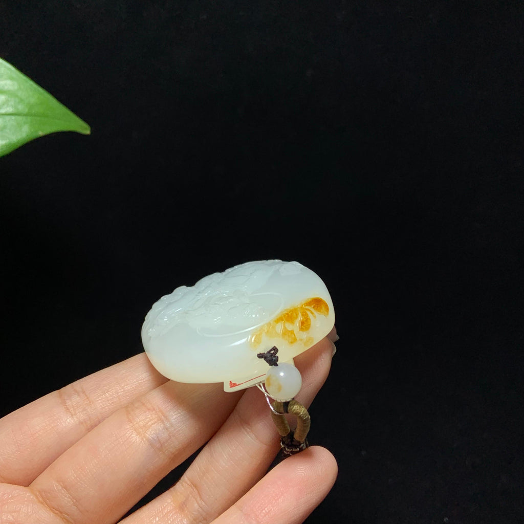 珍藏品和田籽料洒金皮白玉文殊菩萨挂件（50.0g）