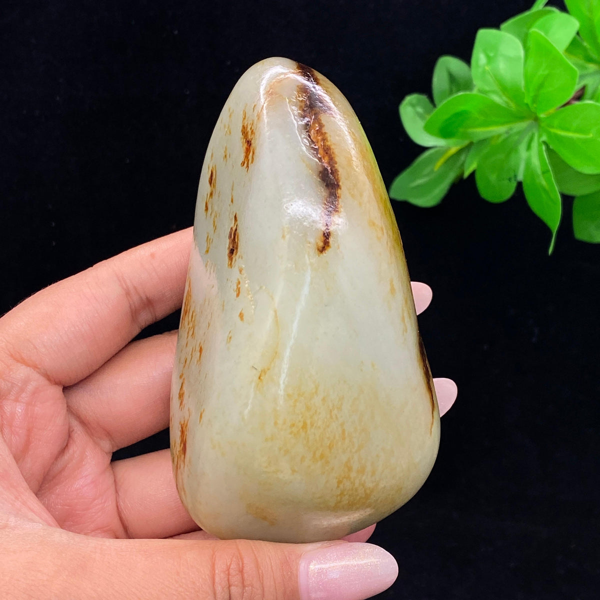和田玉洒红皮籽料手把件（363.2g）