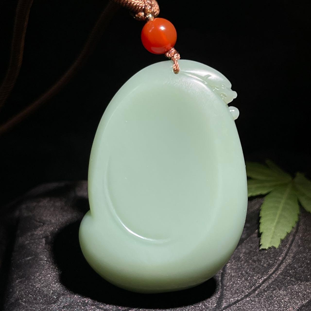 和田玉碧玉粉青佛公（64.8g）