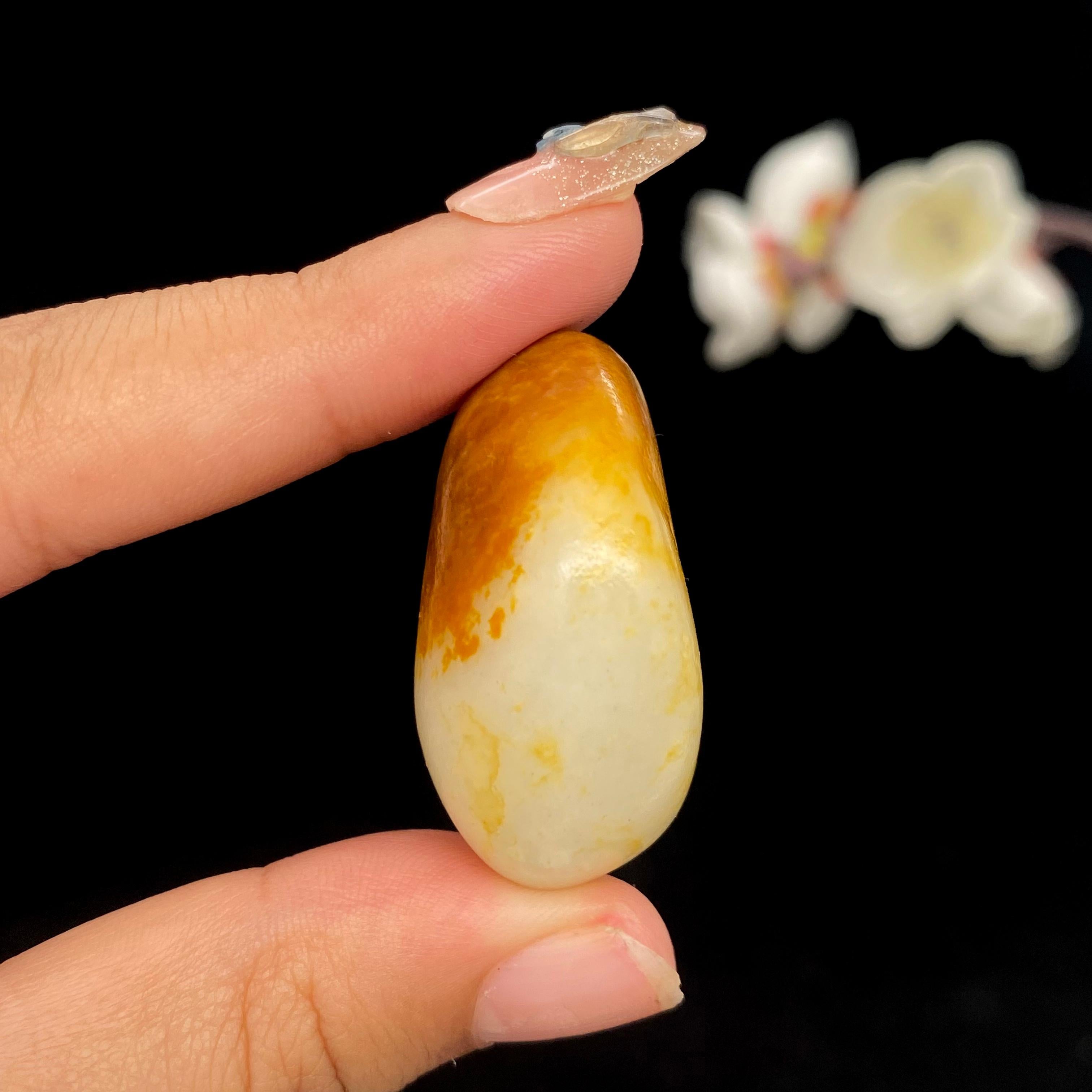 和田玉聚黄皮籽料（26.7g）