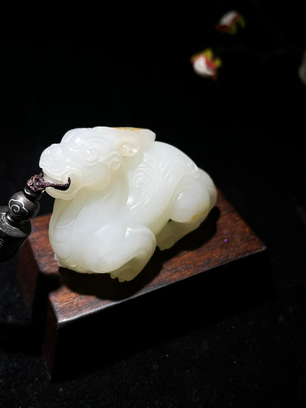 和田籽玉貔貅手把件（105.2g）