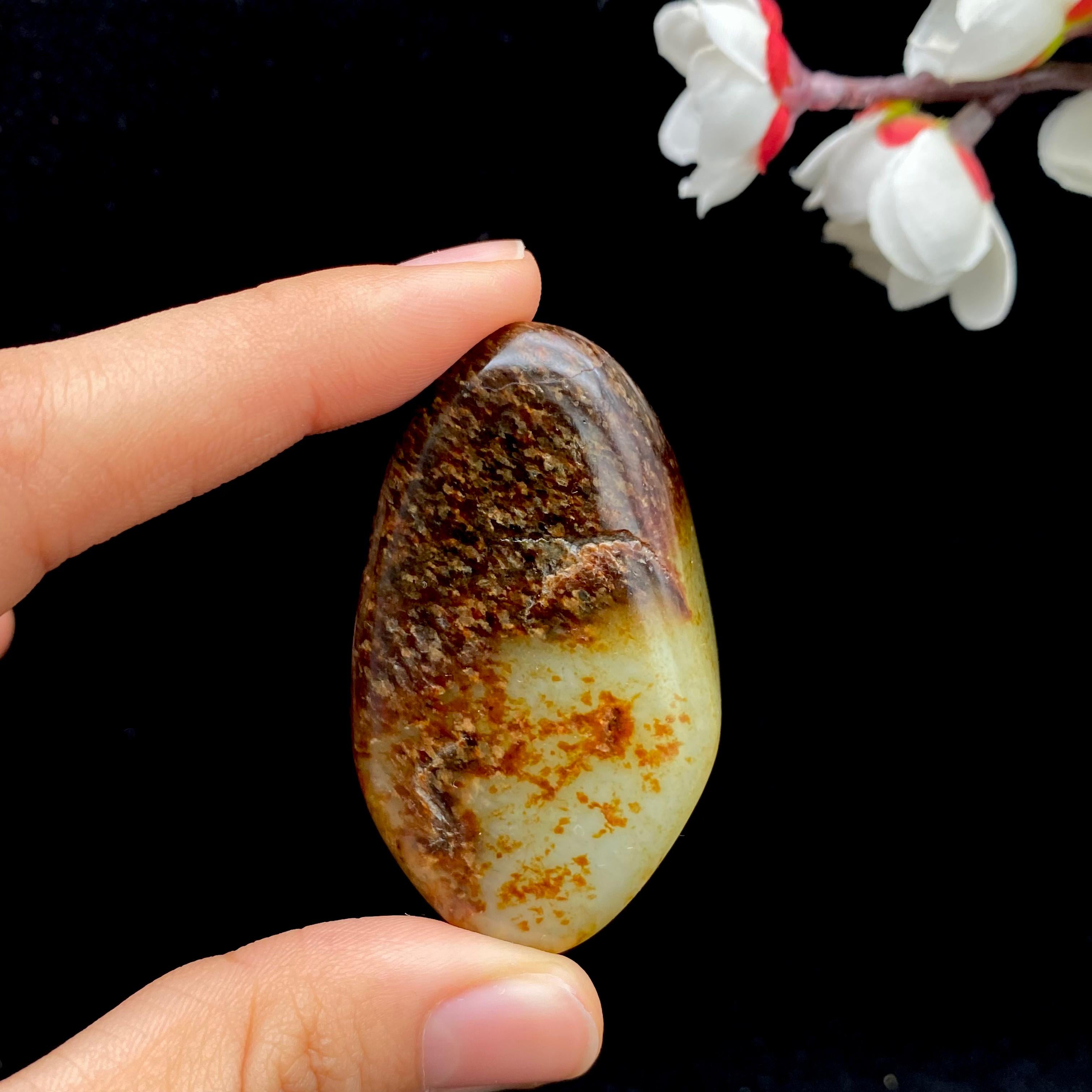 和田玉聚红皮籽料挂件（46.6g）