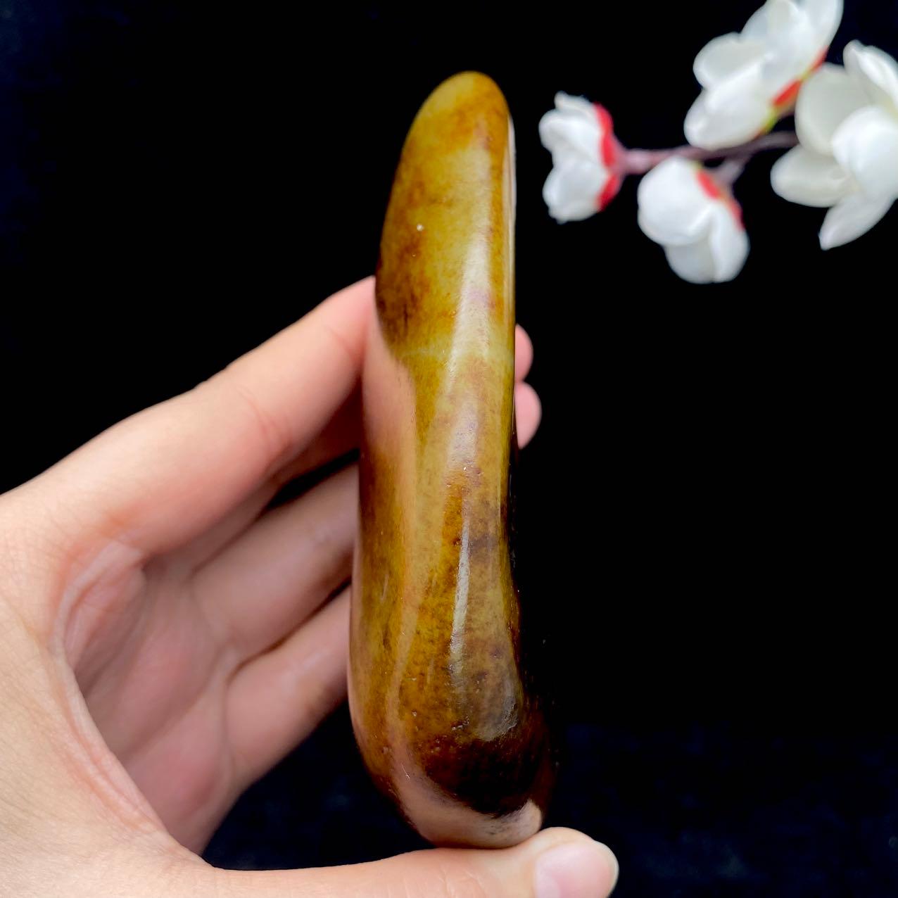 和田玉聚红皮籽料原石（320.7g）