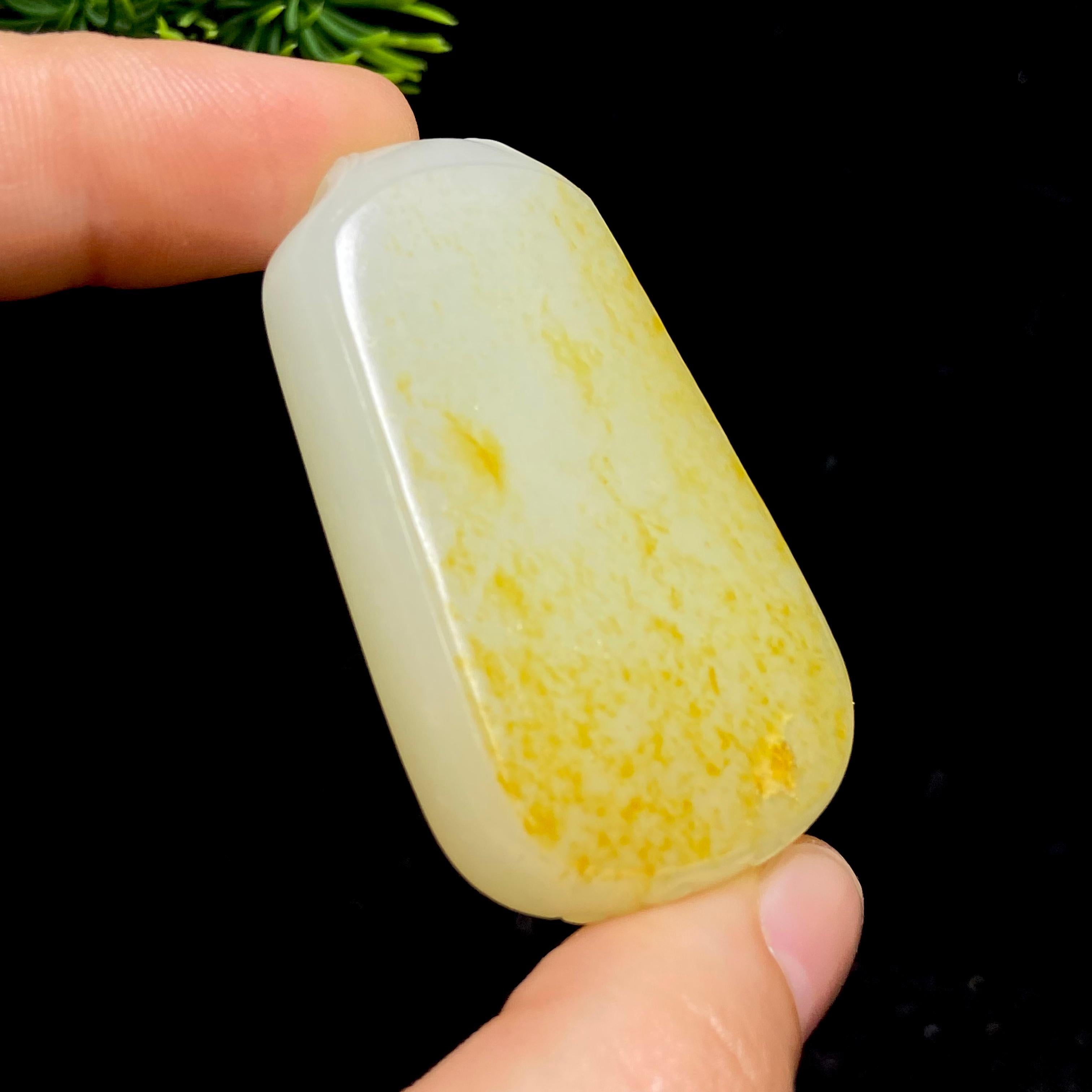 和田玉籽料无事牌（42.8g）
