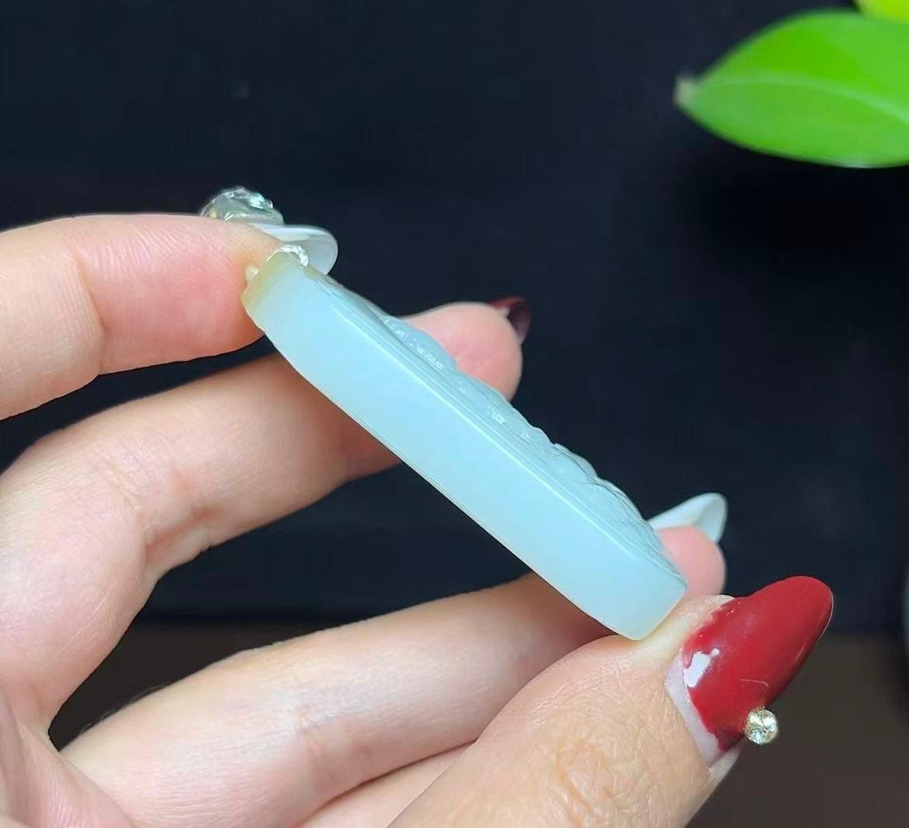 新疆和田玉且末糖白观音牌（28.9g）
