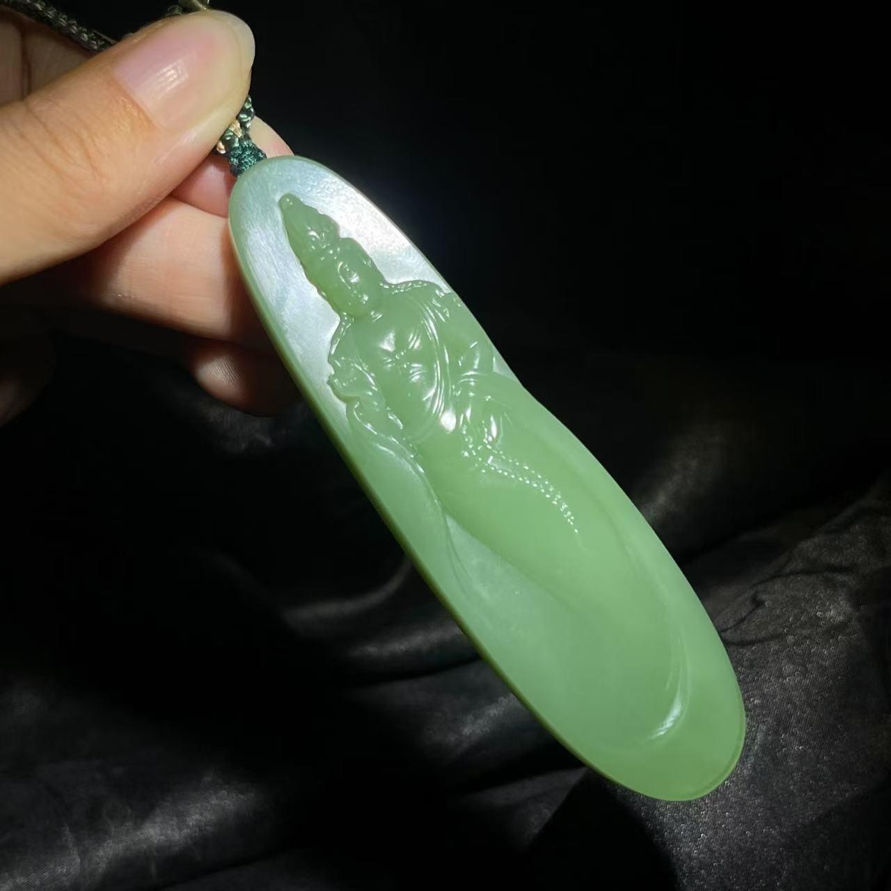 和田玉碧玉粉绿观音（39.5g）
