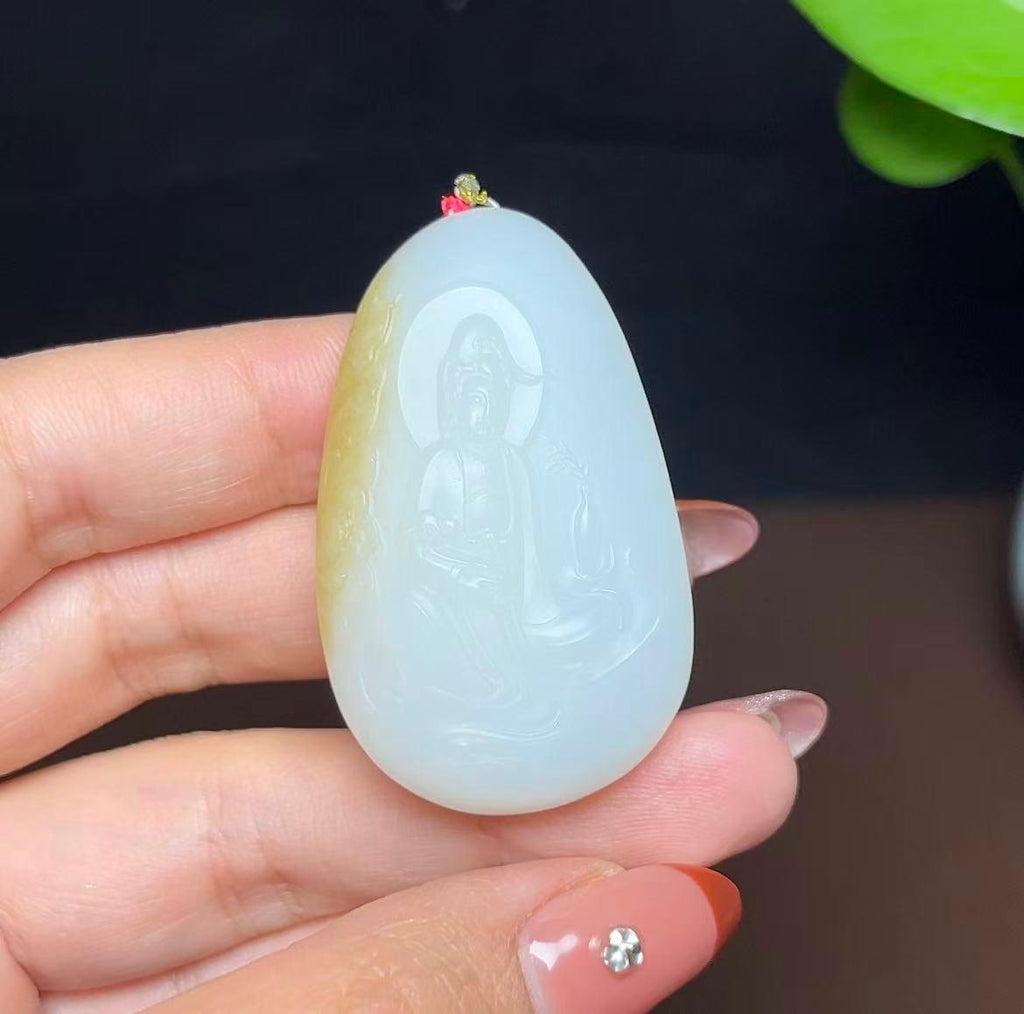 新疆和田玉且末糖白羊脂玉观音（35.3g）