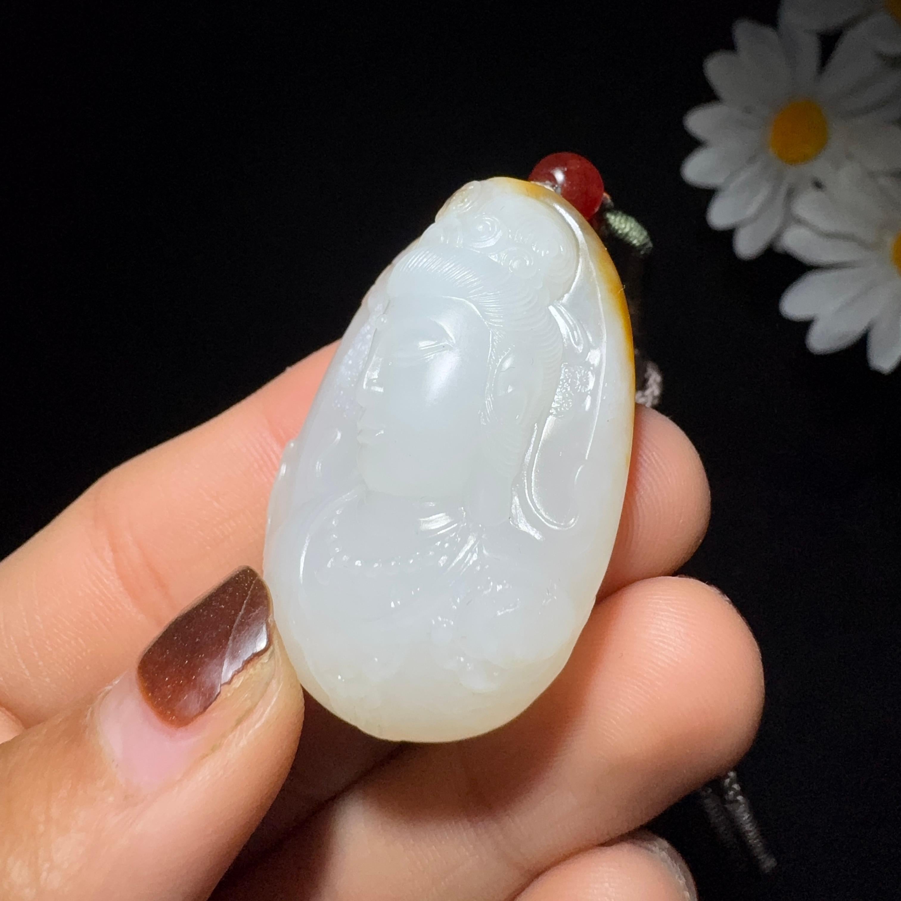 和田玉籽料观音（28.3g）