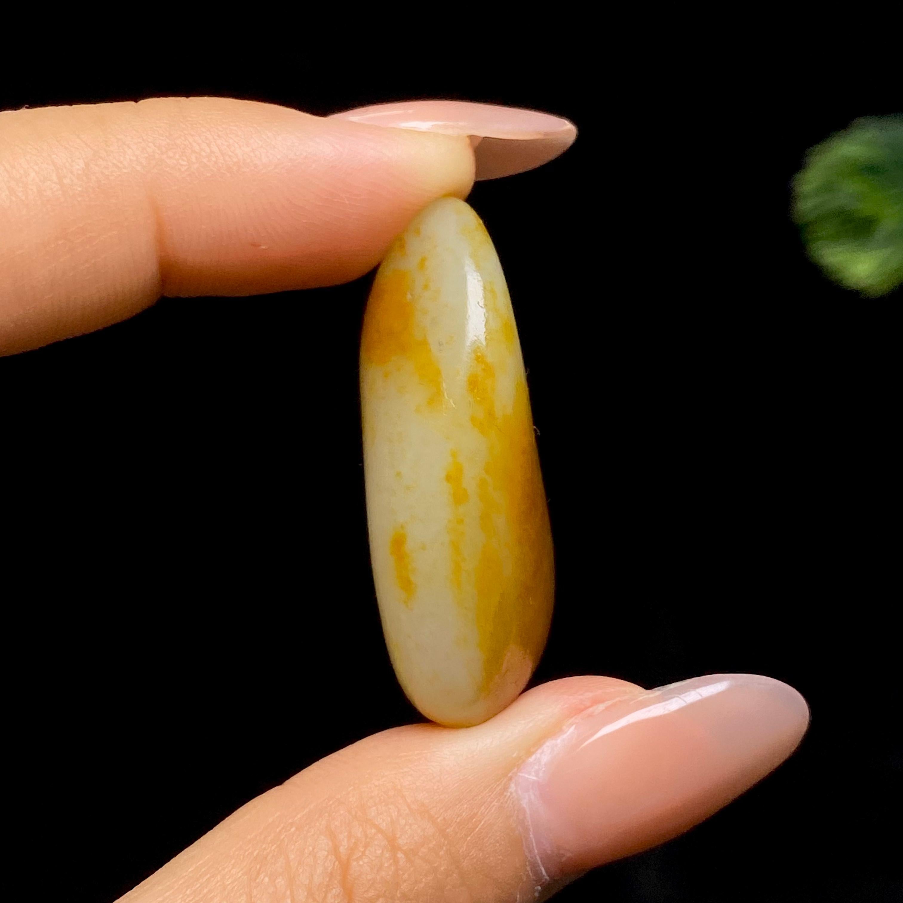 和田玉黄皮籽料（14.26g）