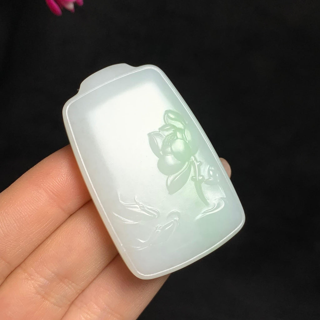 顶级和田玉白玉带翠莲年有余（40.9g）
