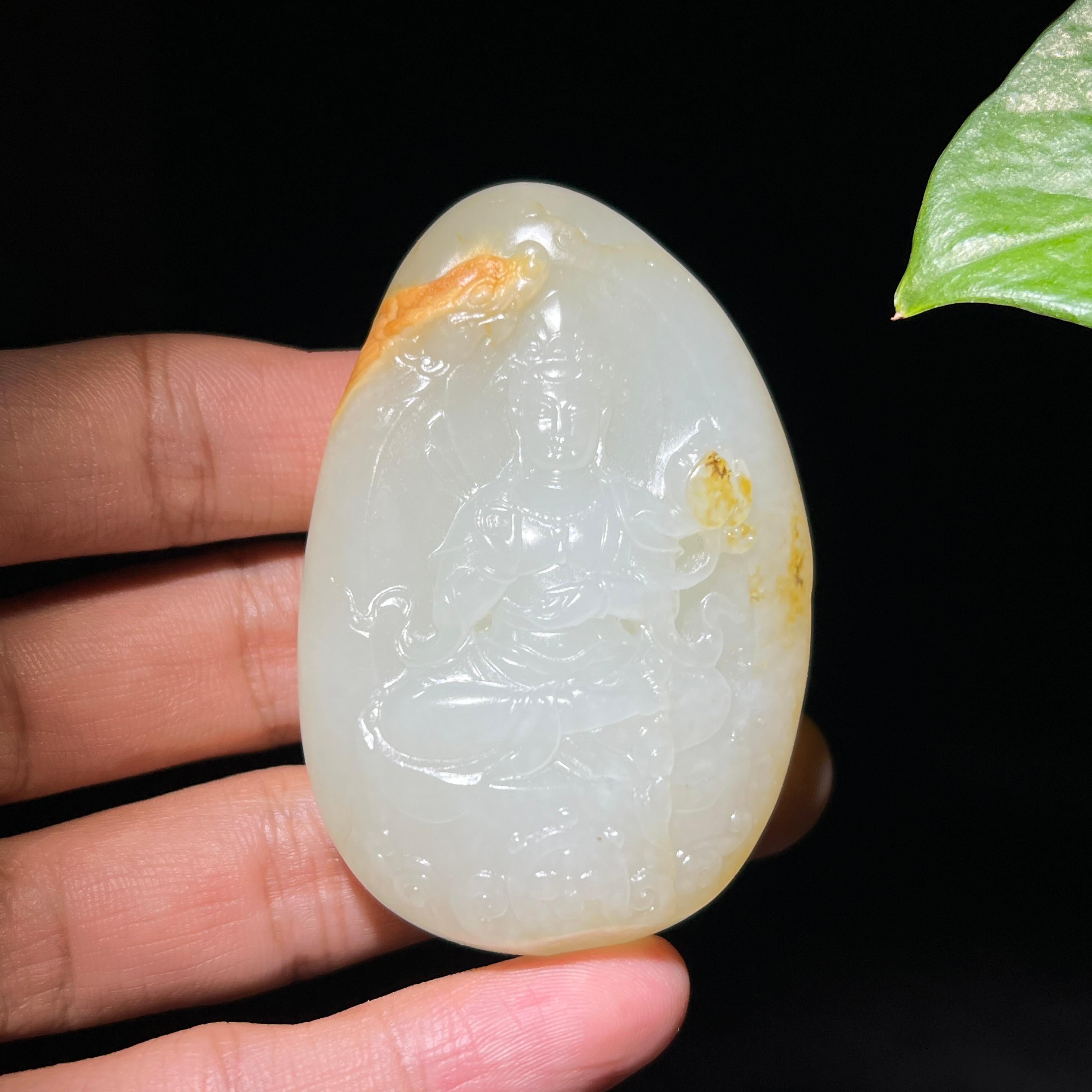 和田玉籽料独籽洒金皮观音挂件（88.0g）