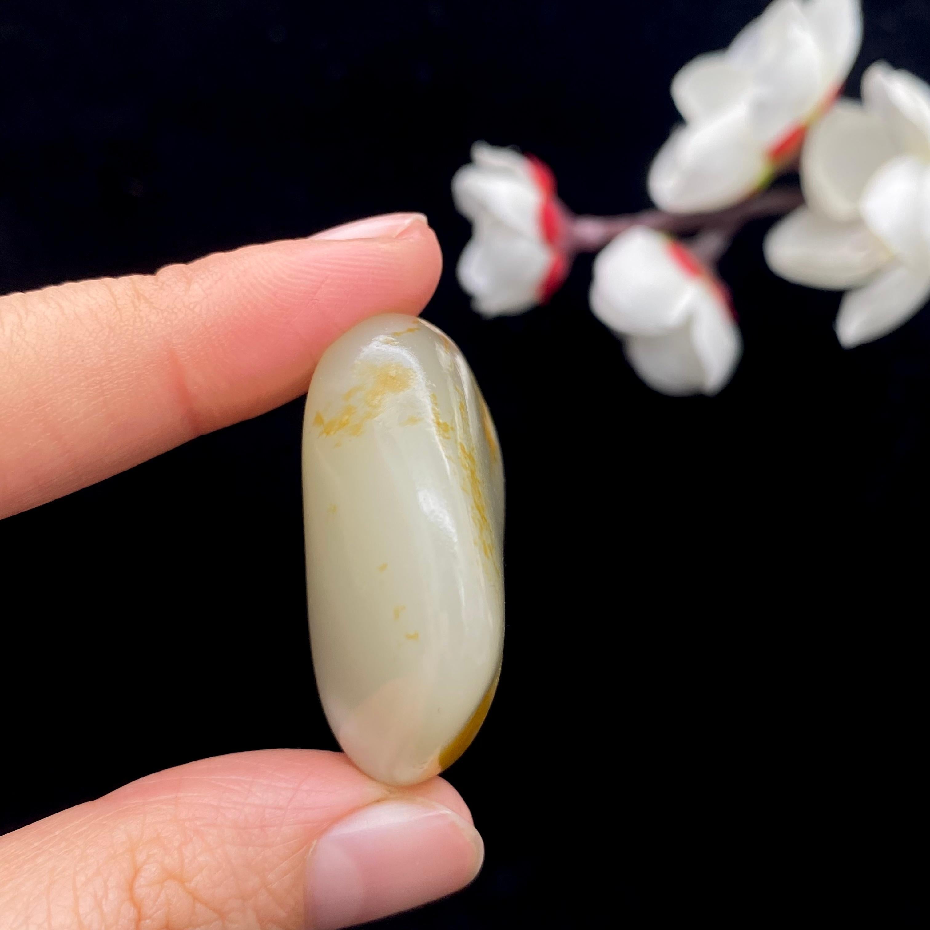和田玉洒金皮籽料原石（23.6g）