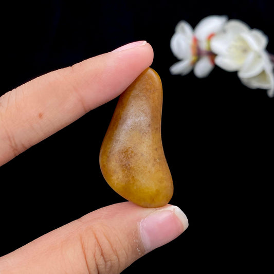 和田玉黄沁皮籽料原石（12.5g）