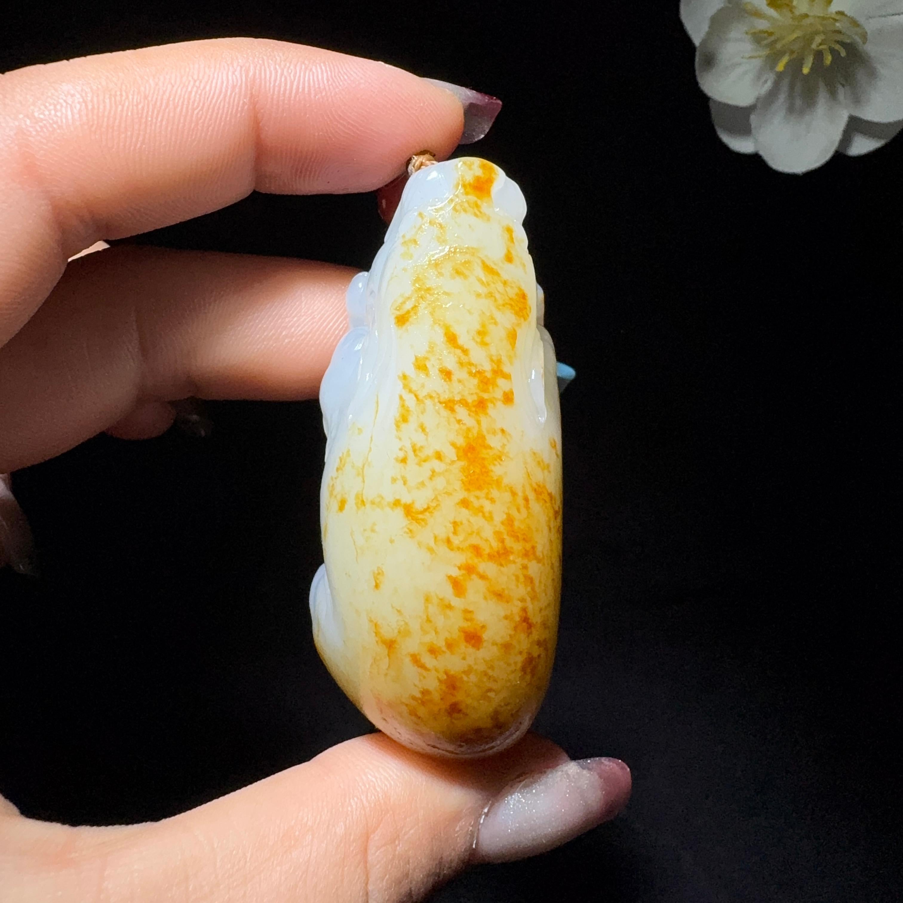 和田玉籽料手把件貔貅（75.6g）