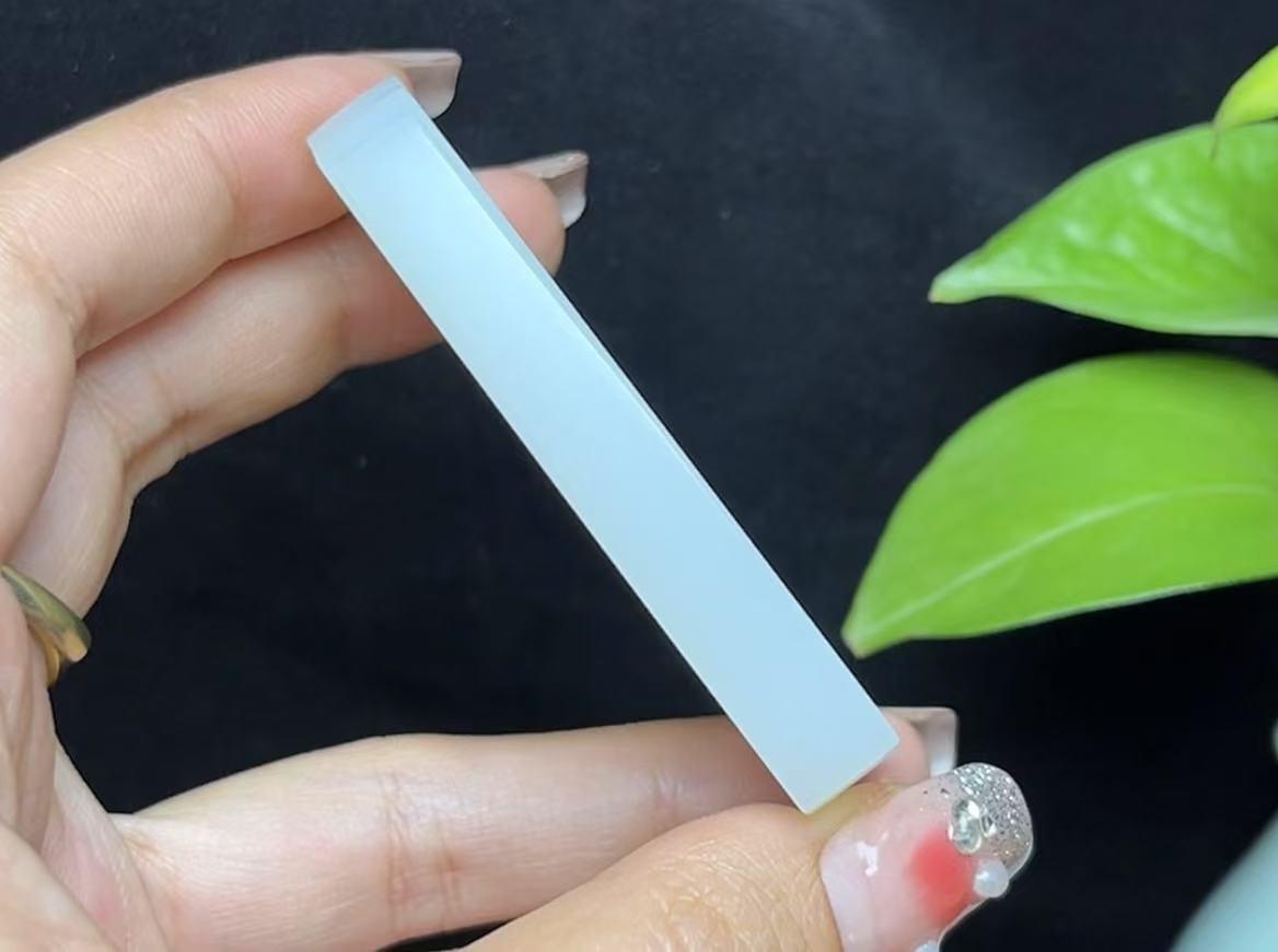和田玉且末料羊脂玉平安无事牌（57.7g）