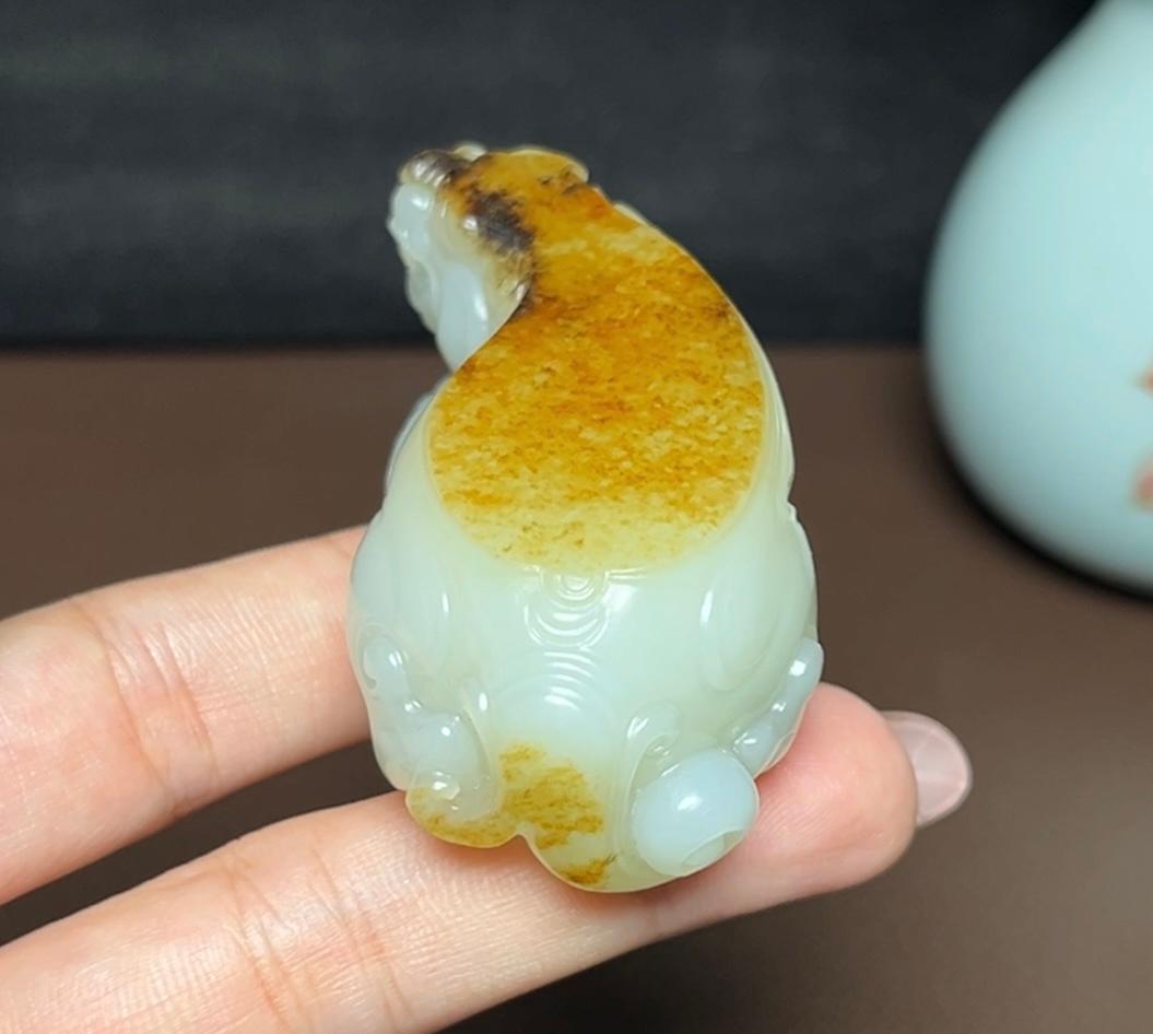 新疆和田玉籽料貔貅手把件（88.2g）