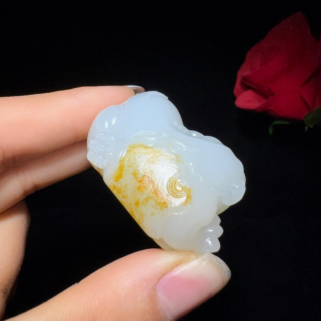 秒杀和田玉籽料貔貅小手把（62.8g）