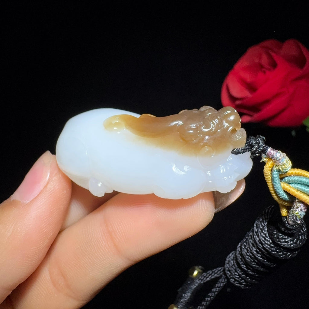 和田玉糖白貔貅挂件（31.9g）