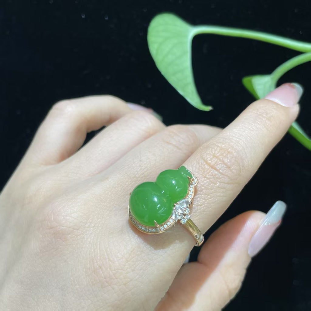 和田玉碧玉苹果绿18k金葫芦戒指