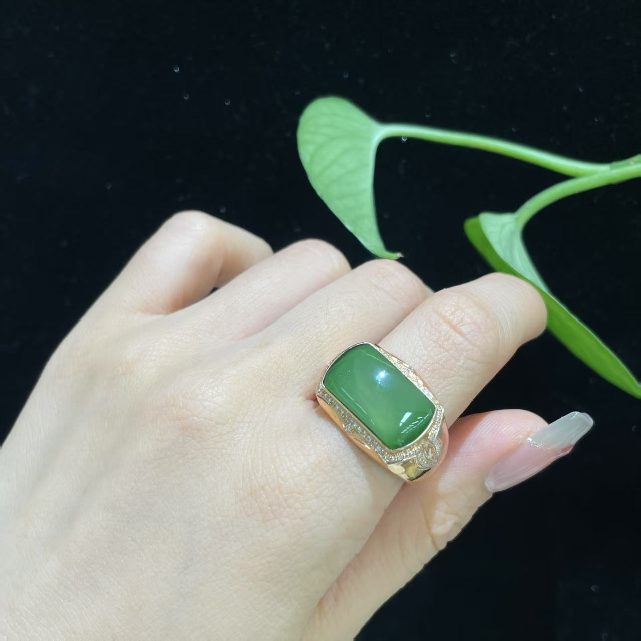 和田玉碧玉18k金荧光方形戒指