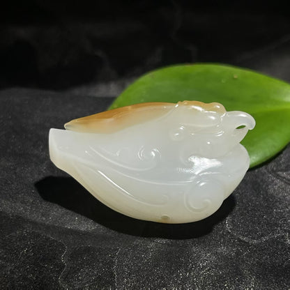 和田玉糖羊脂白玉鹰吊坠