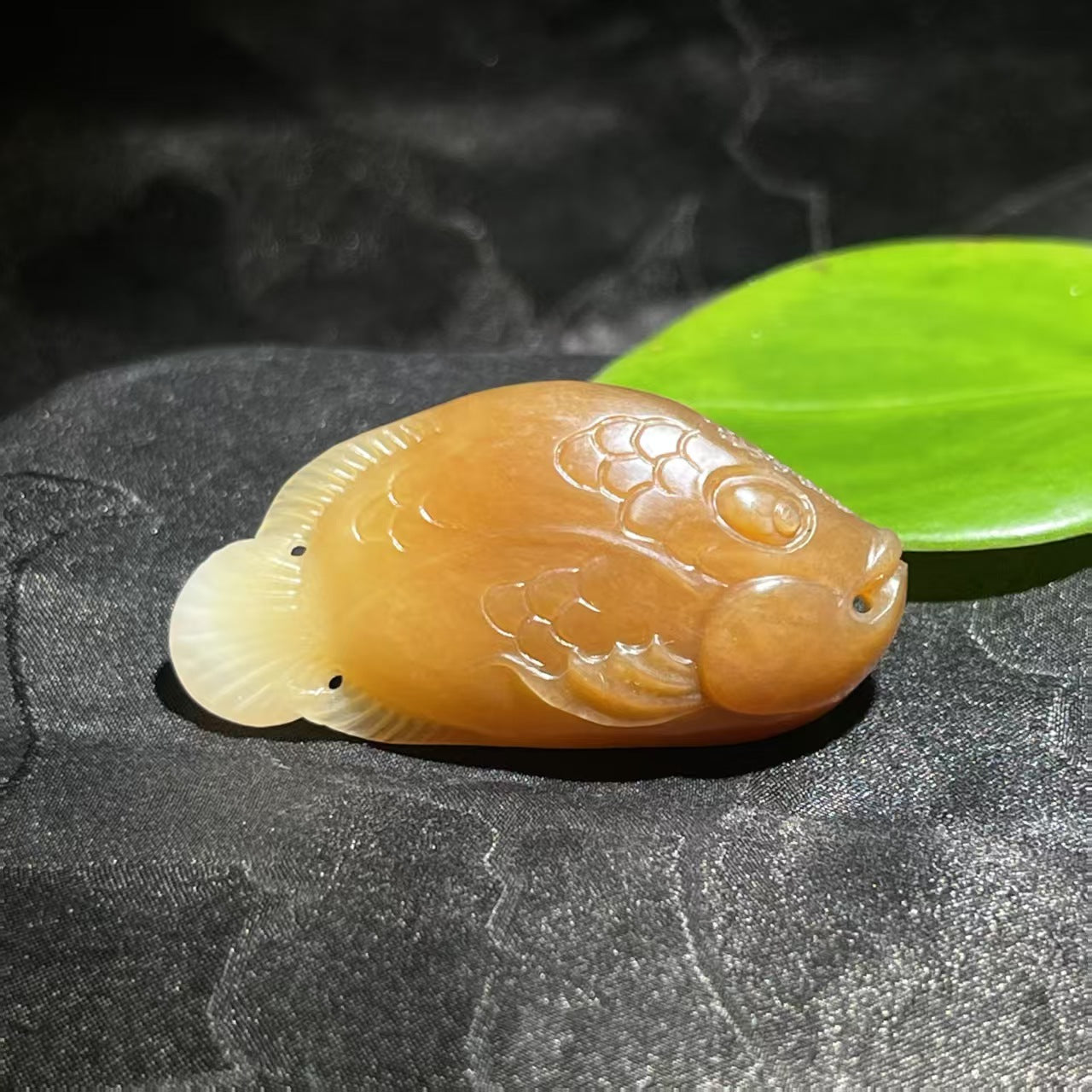 和田玉糖羊脂白玉鱼吊坠