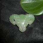 和田玉翠青羊吊坠